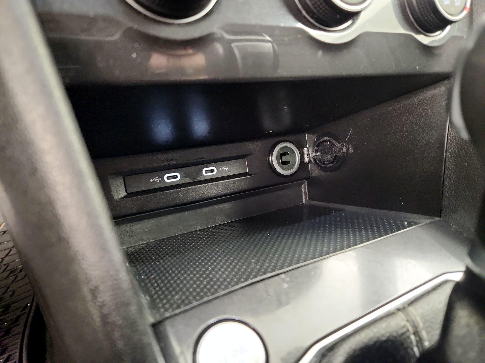 Thumbnail: 2024 Volkswagen Tiguan - 18