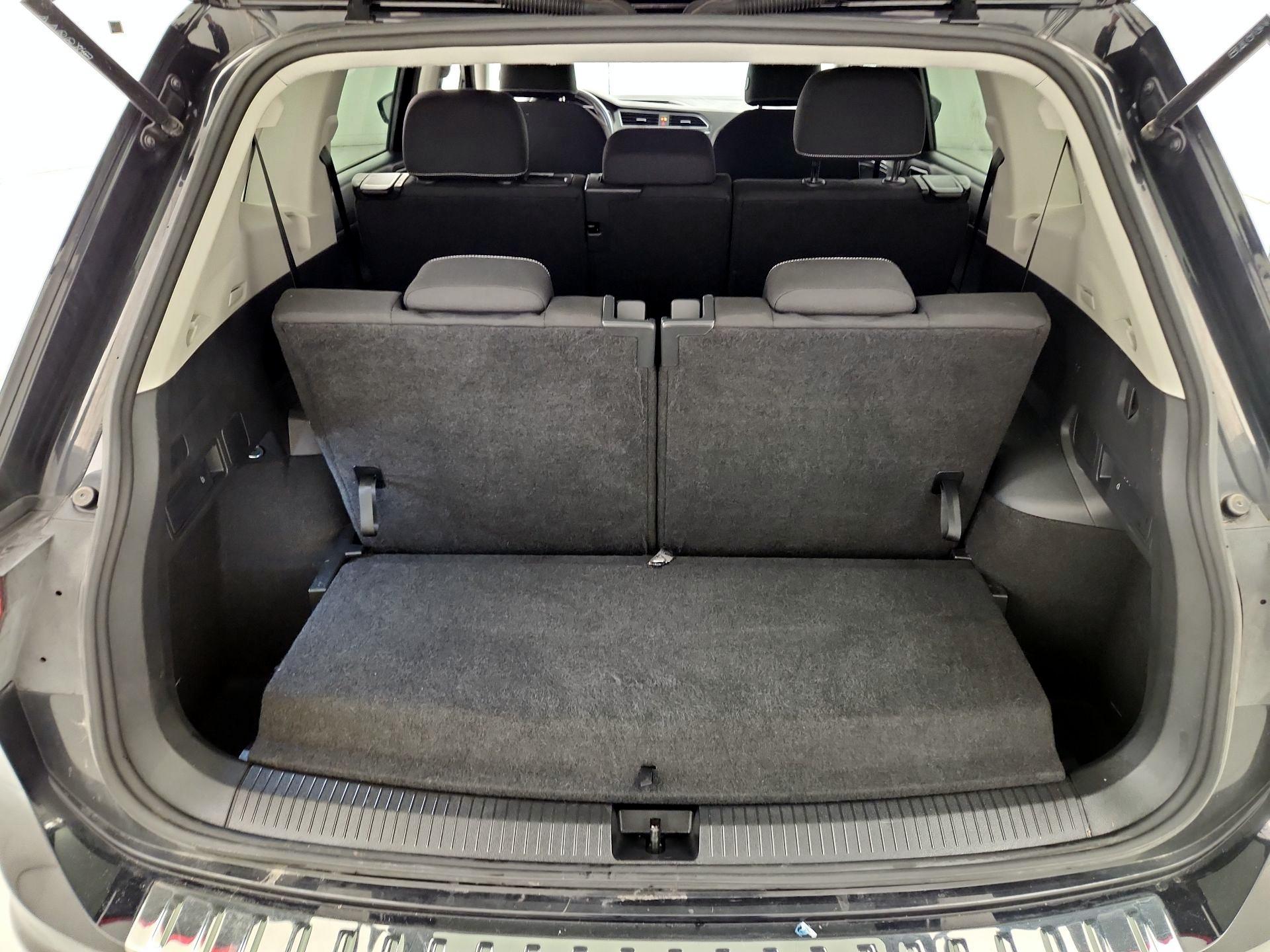 Thumbnail: 2024 Volkswagen Tiguan - 20