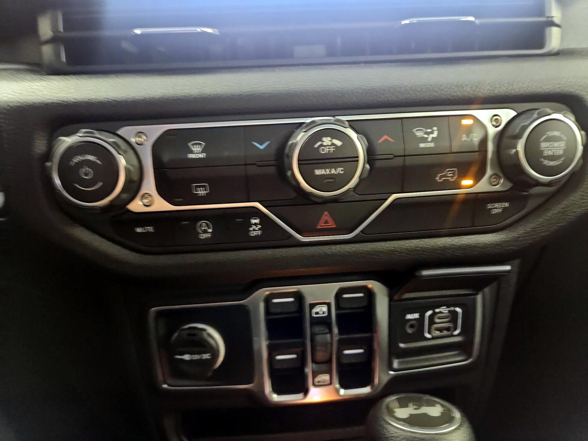 Thumbnail: 2025 Jeep Wrangler - 14