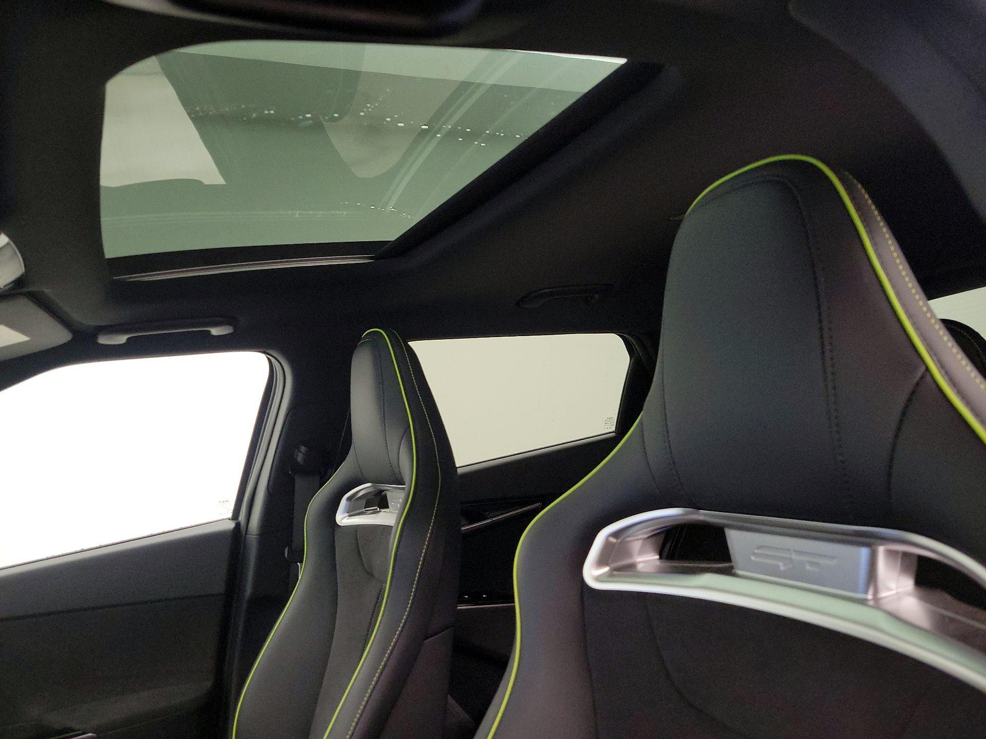 Thumbnail: 2023 Kia EV6 - 18