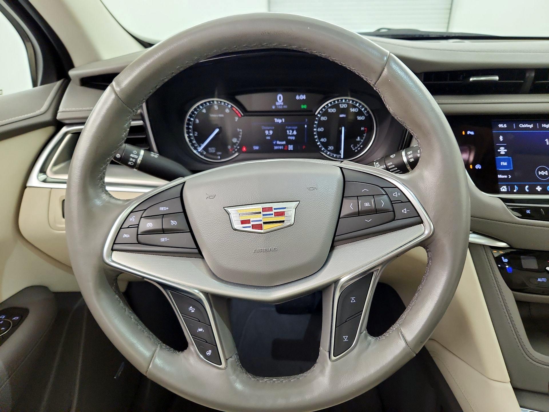 Thumbnail: 2022 Cadillac XT5 - 10