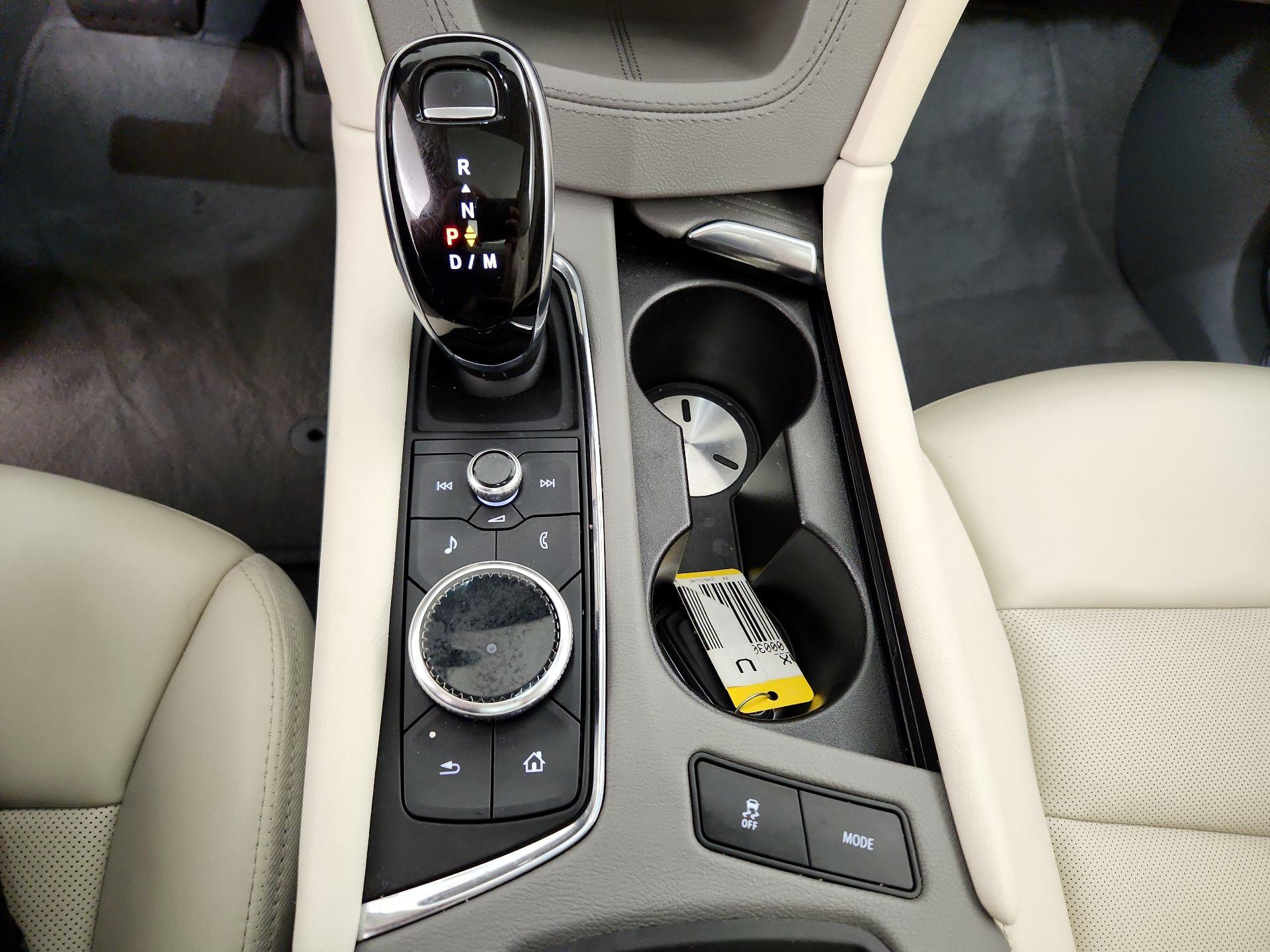 Thumbnail: 2022 Cadillac XT5 - 17