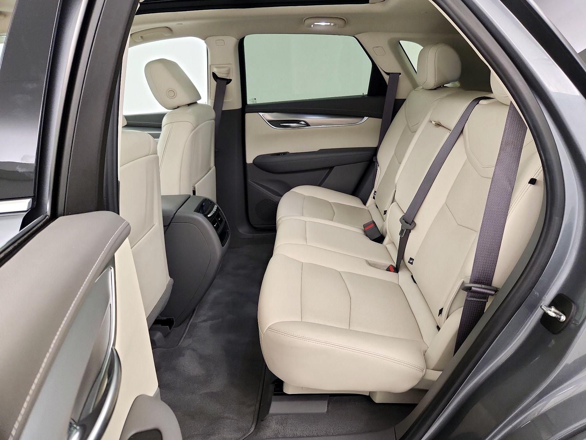 Thumbnail: 2022 Cadillac XT5 - 20