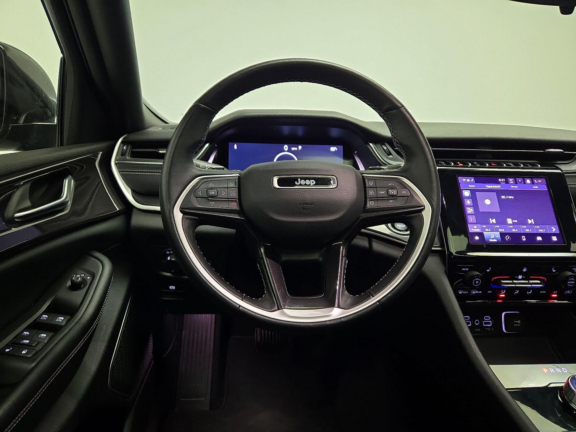 Thumbnail: 2022 Jeep Grand Cherokee - 10