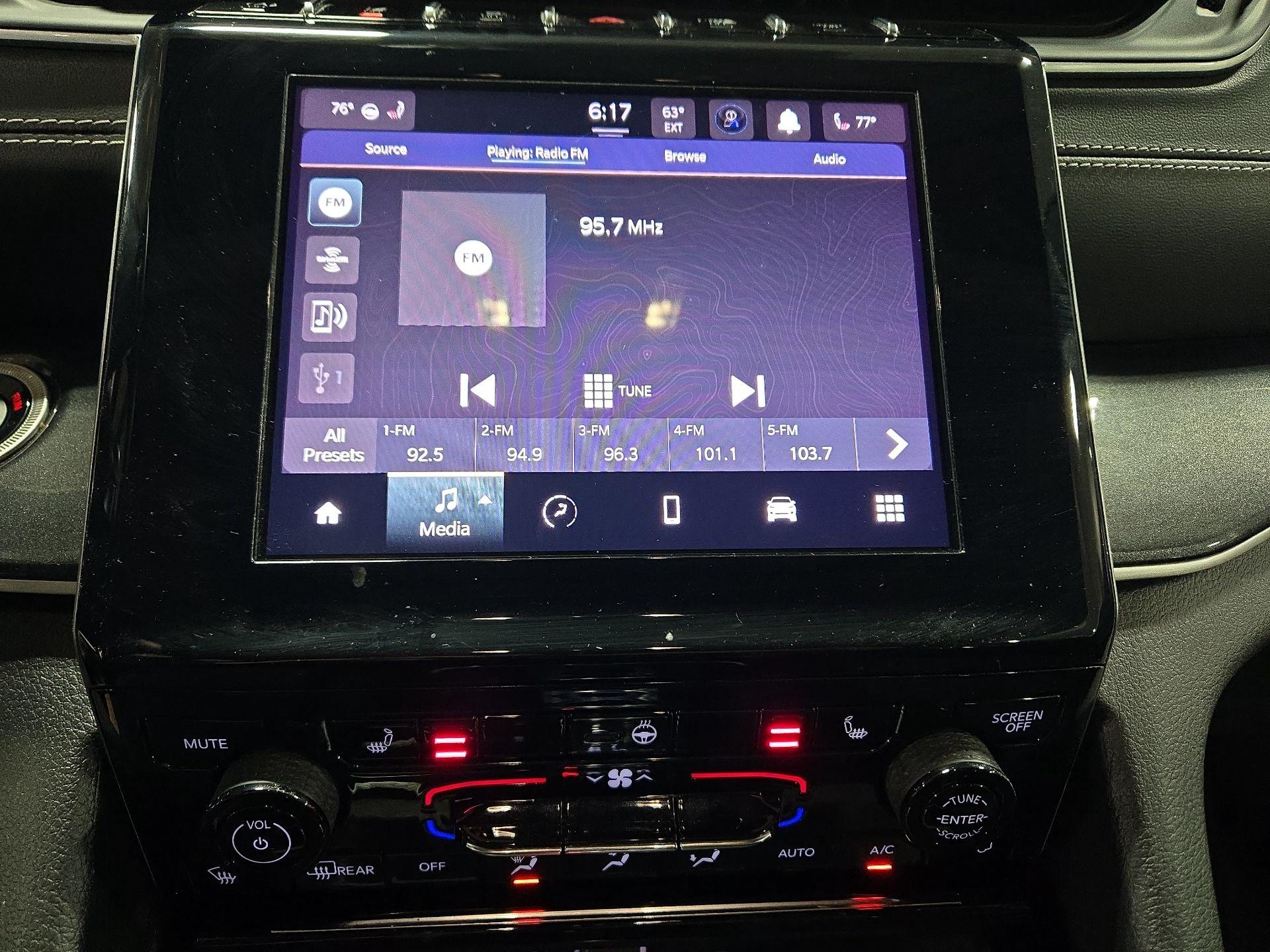 Thumbnail: 2022 Jeep Grand Cherokee - 14