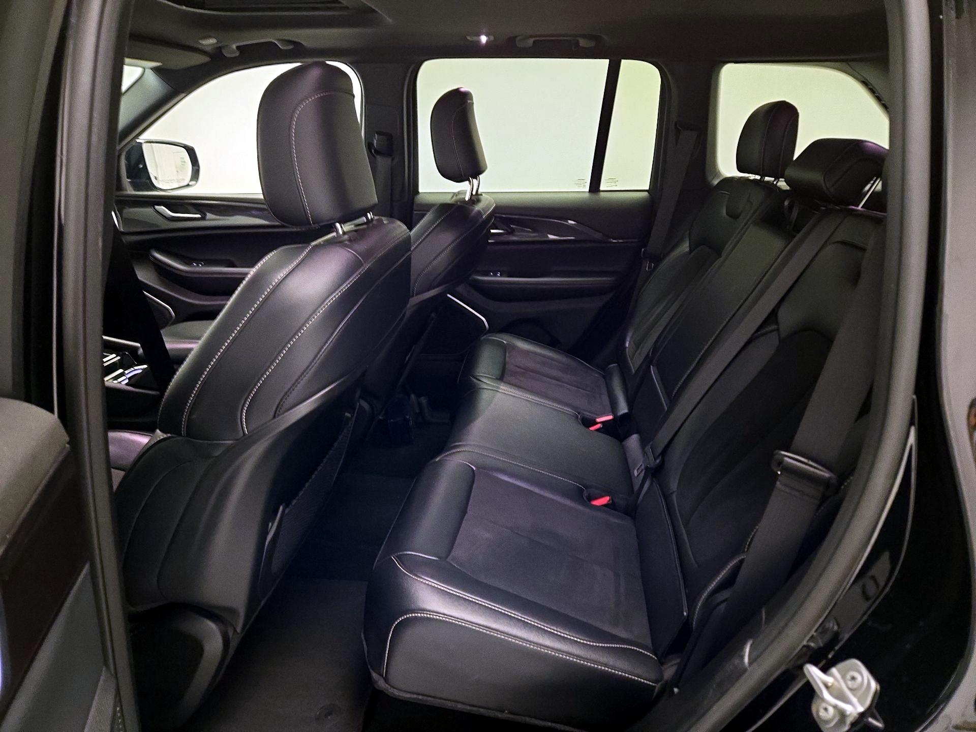 Thumbnail: 2022 Jeep Grand Cherokee - 19