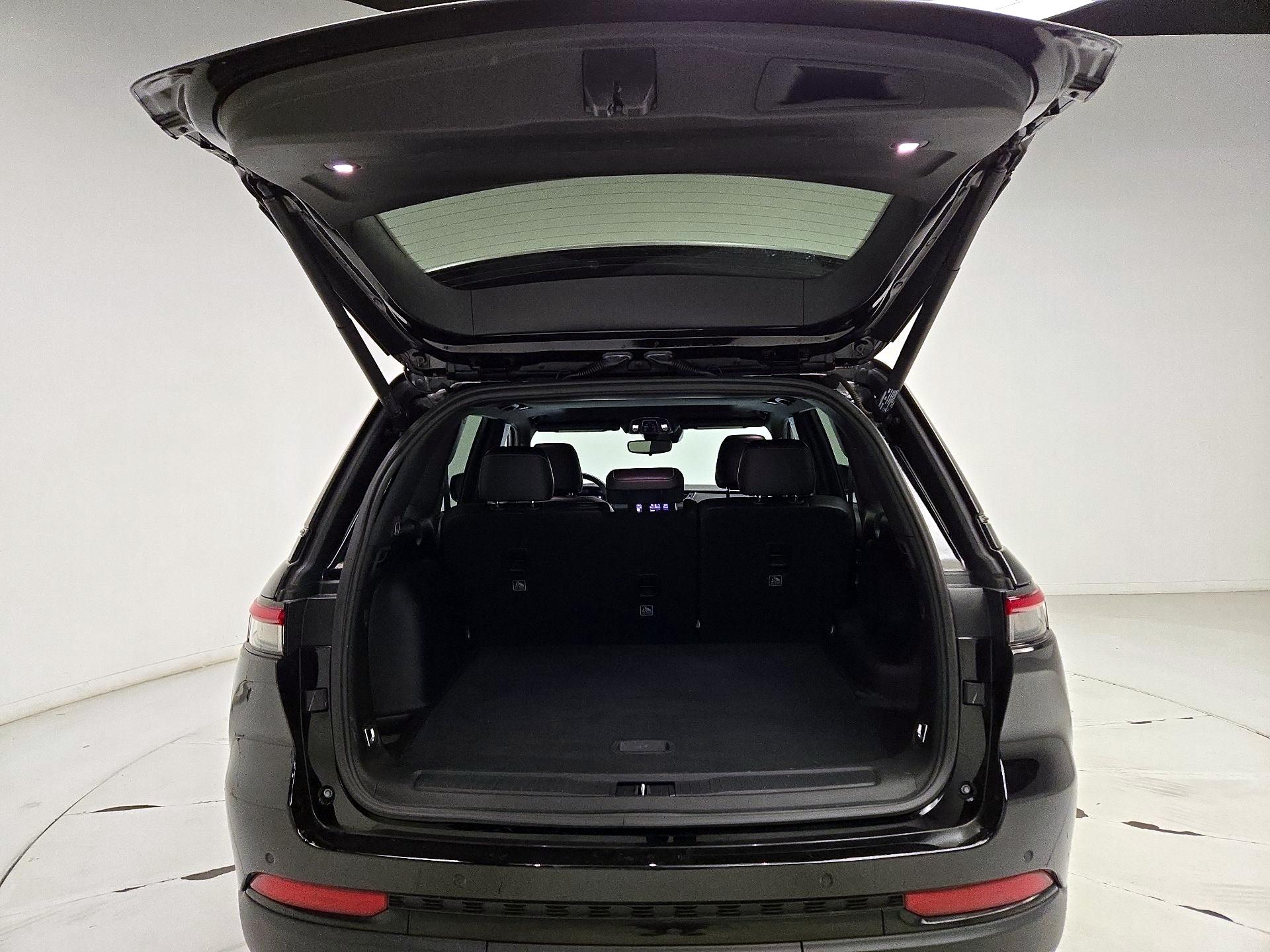 Thumbnail: 2022 Jeep Grand Cherokee - 20