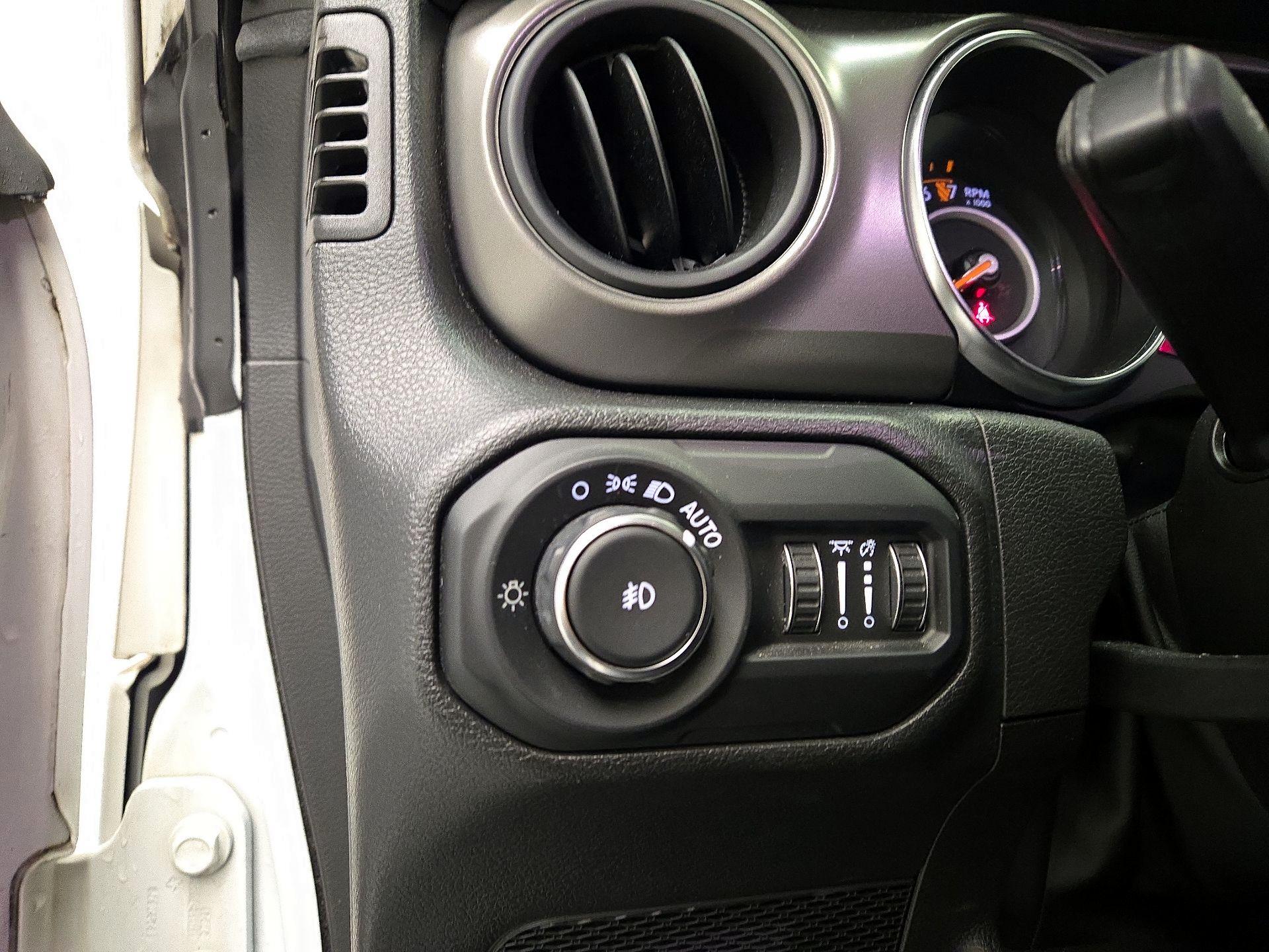 Thumbnail: 2022 Jeep Wrangler - 13