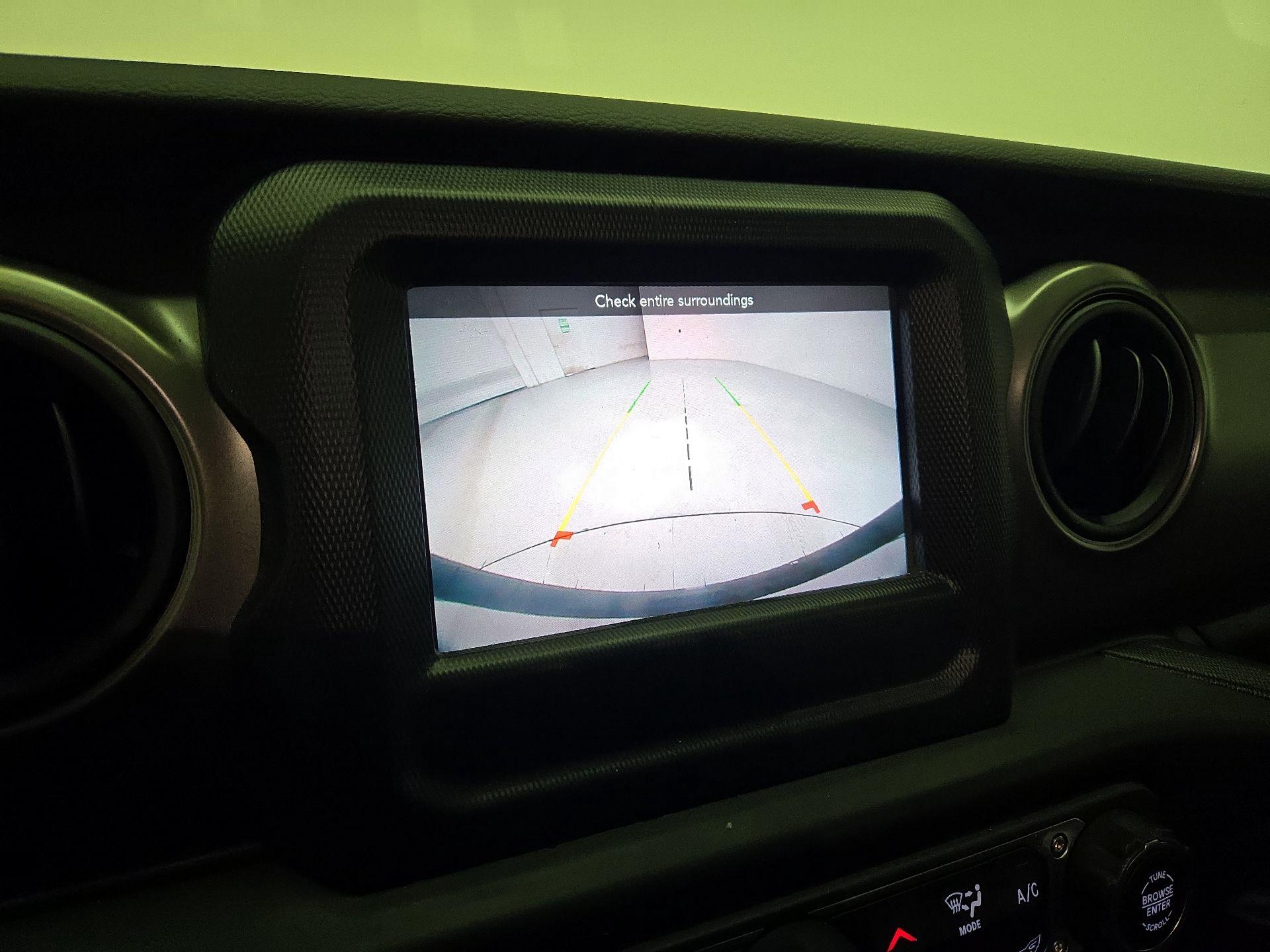 Thumbnail: 2022 Jeep Wrangler - 14