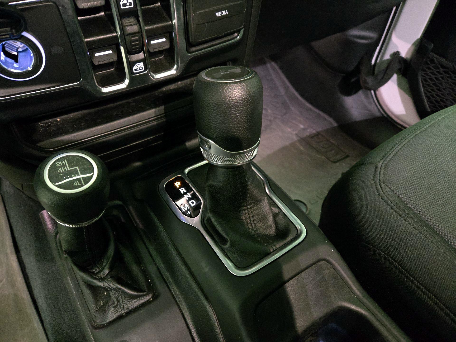 Thumbnail: 2022 Jeep Wrangler - 17