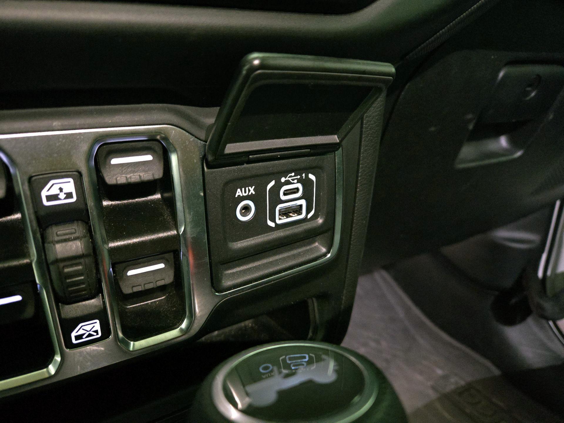 Thumbnail: 2022 Jeep Wrangler - 18