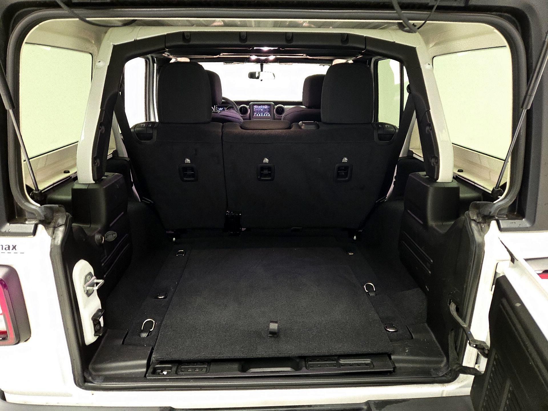 Thumbnail: 2022 Jeep Wrangler - 20