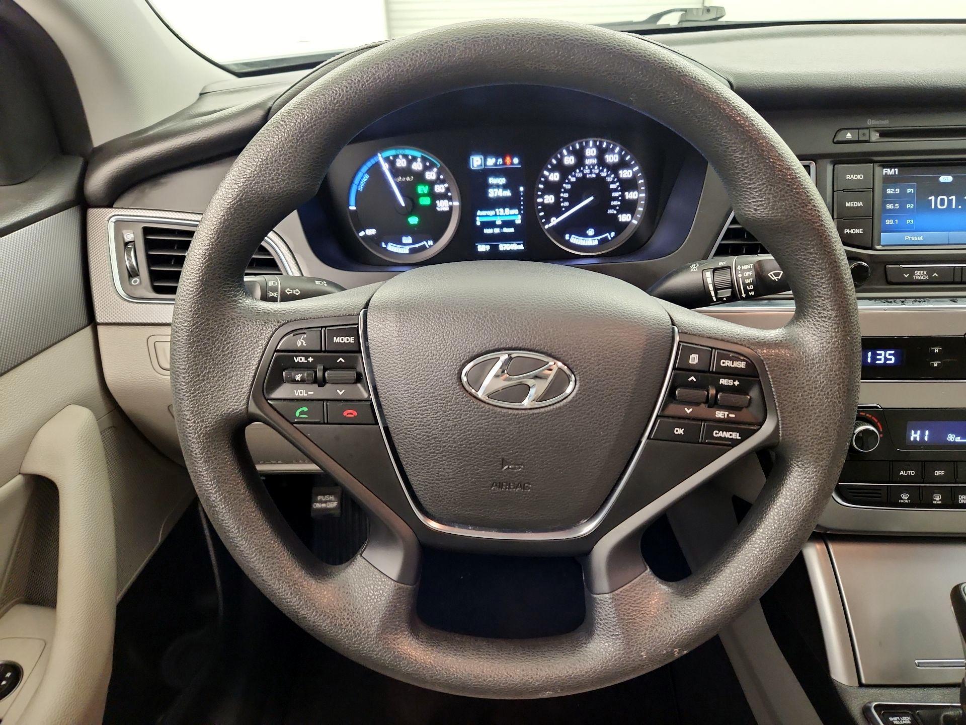 Thumbnail: 2016 Hyundai Sonata - 10