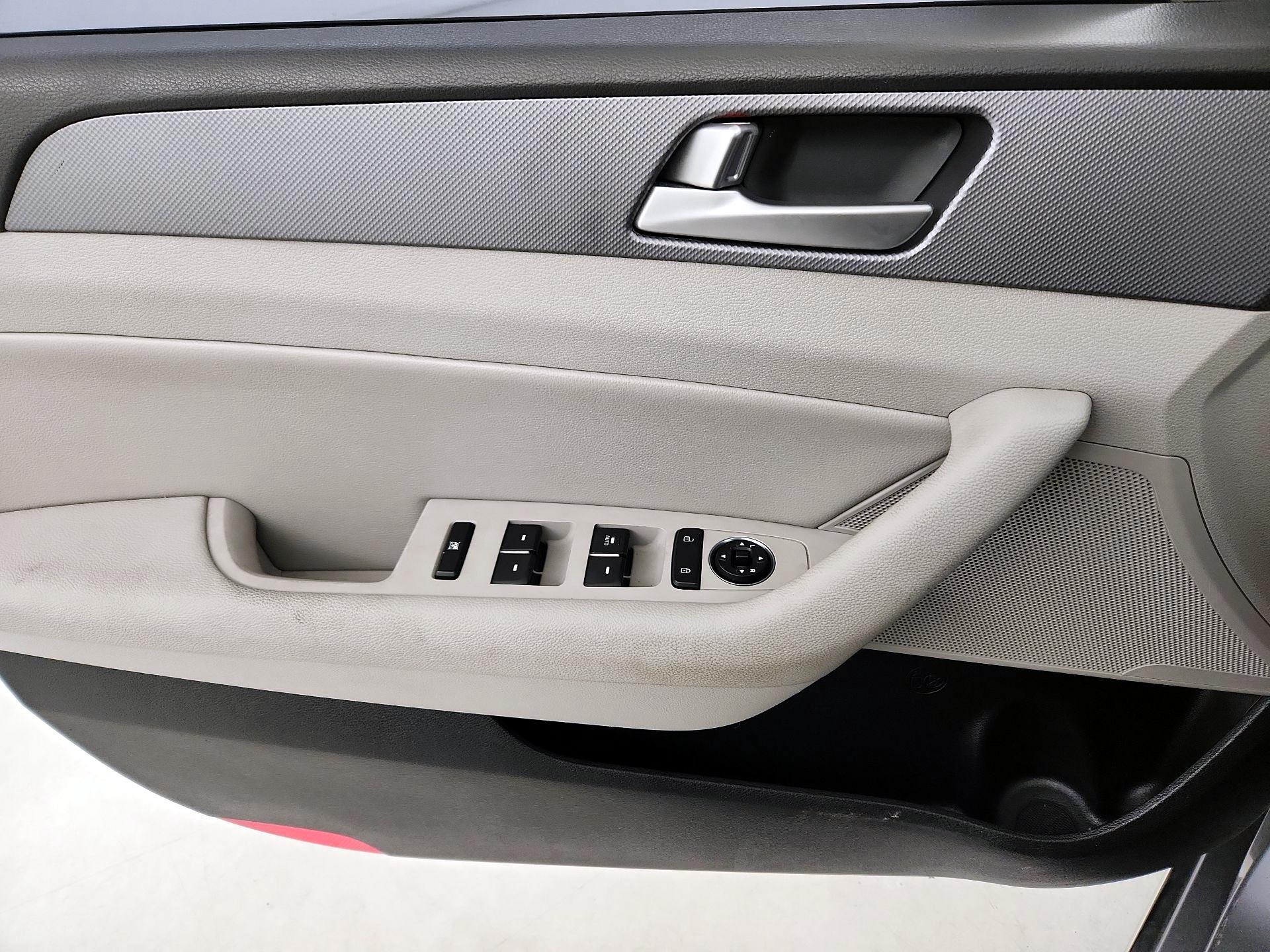 Thumbnail: 2016 Hyundai Sonata - 12