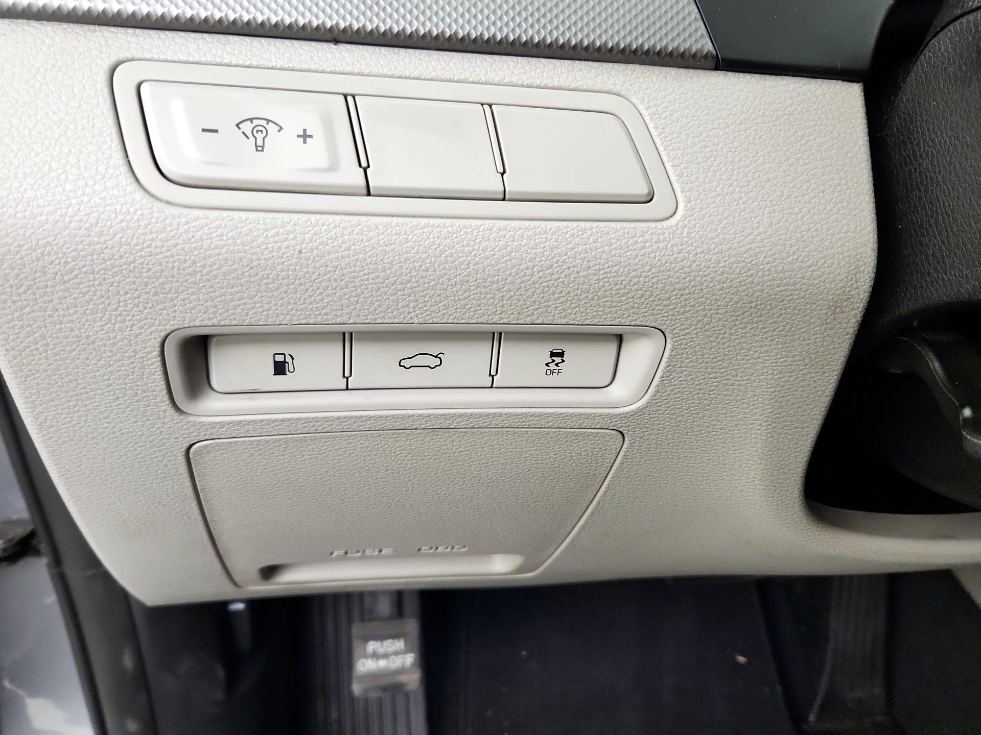 Thumbnail: 2016 Hyundai Sonata - 13