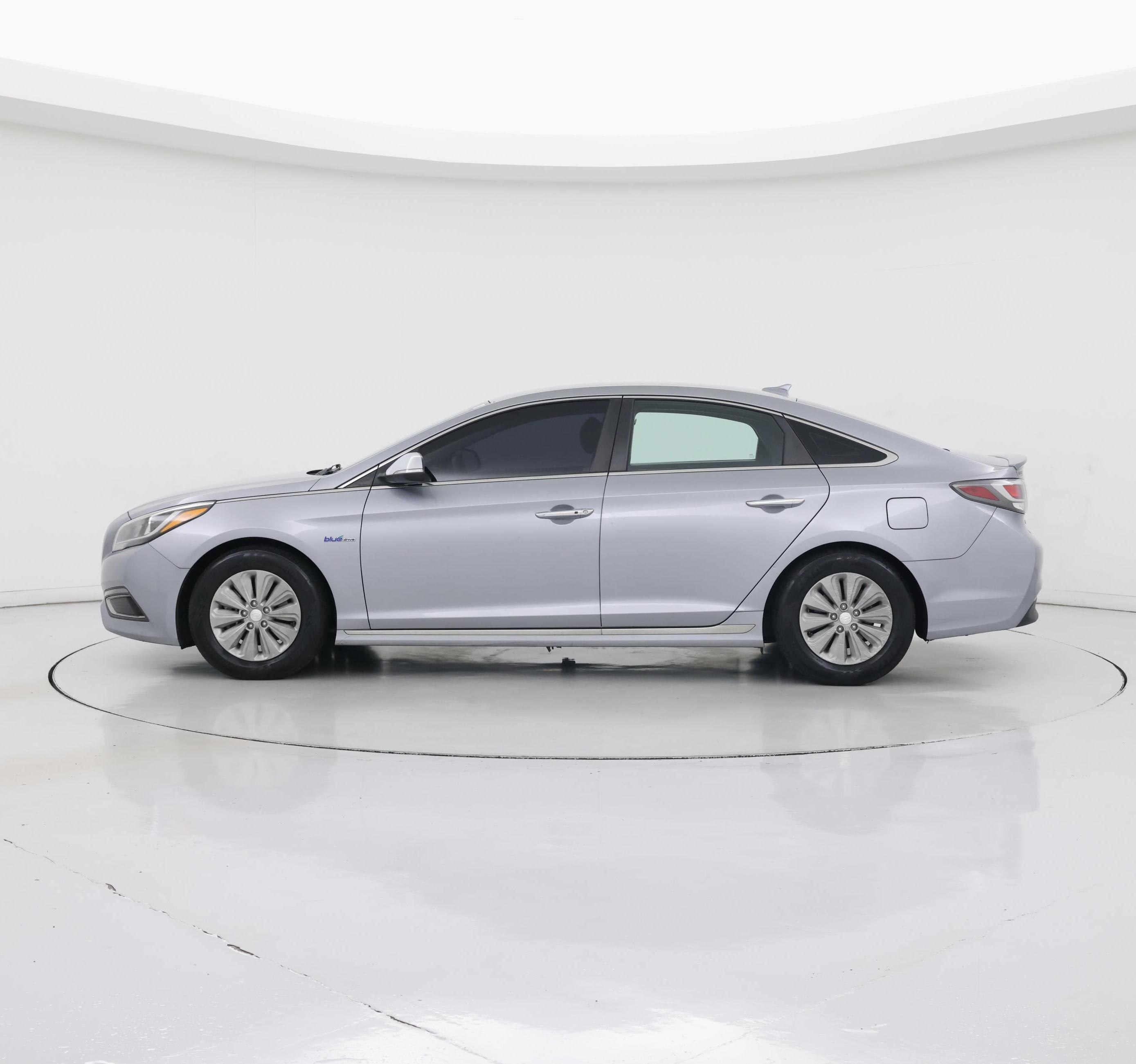 Thumbnail: 2016 Hyundai Sonata - 3