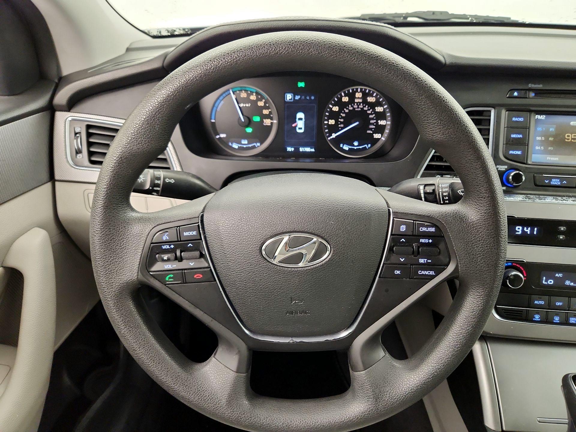 Thumbnail: 2016 Hyundai Sonata - 10