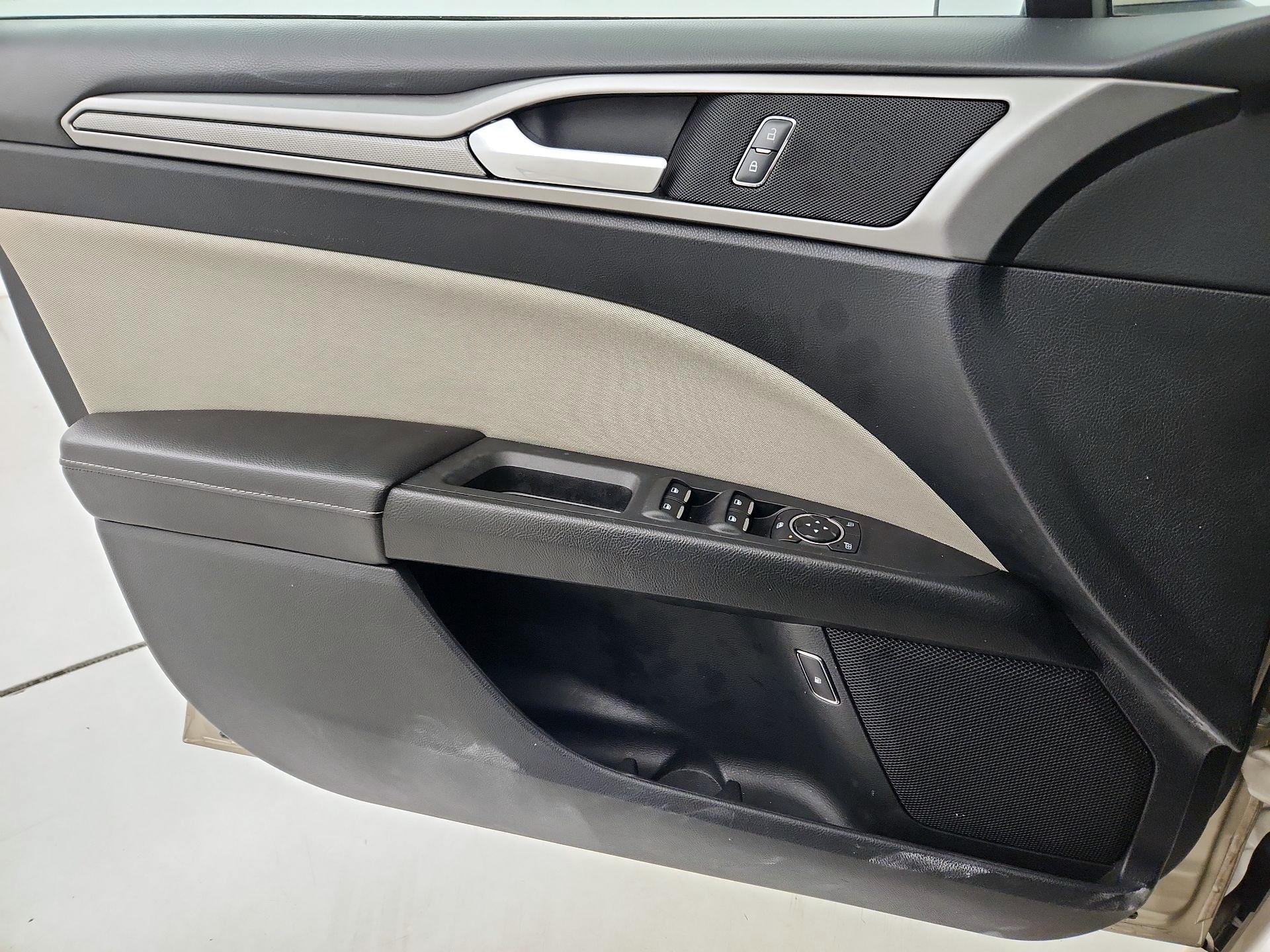 Thumbnail: 2018 Ford Fusion - 12