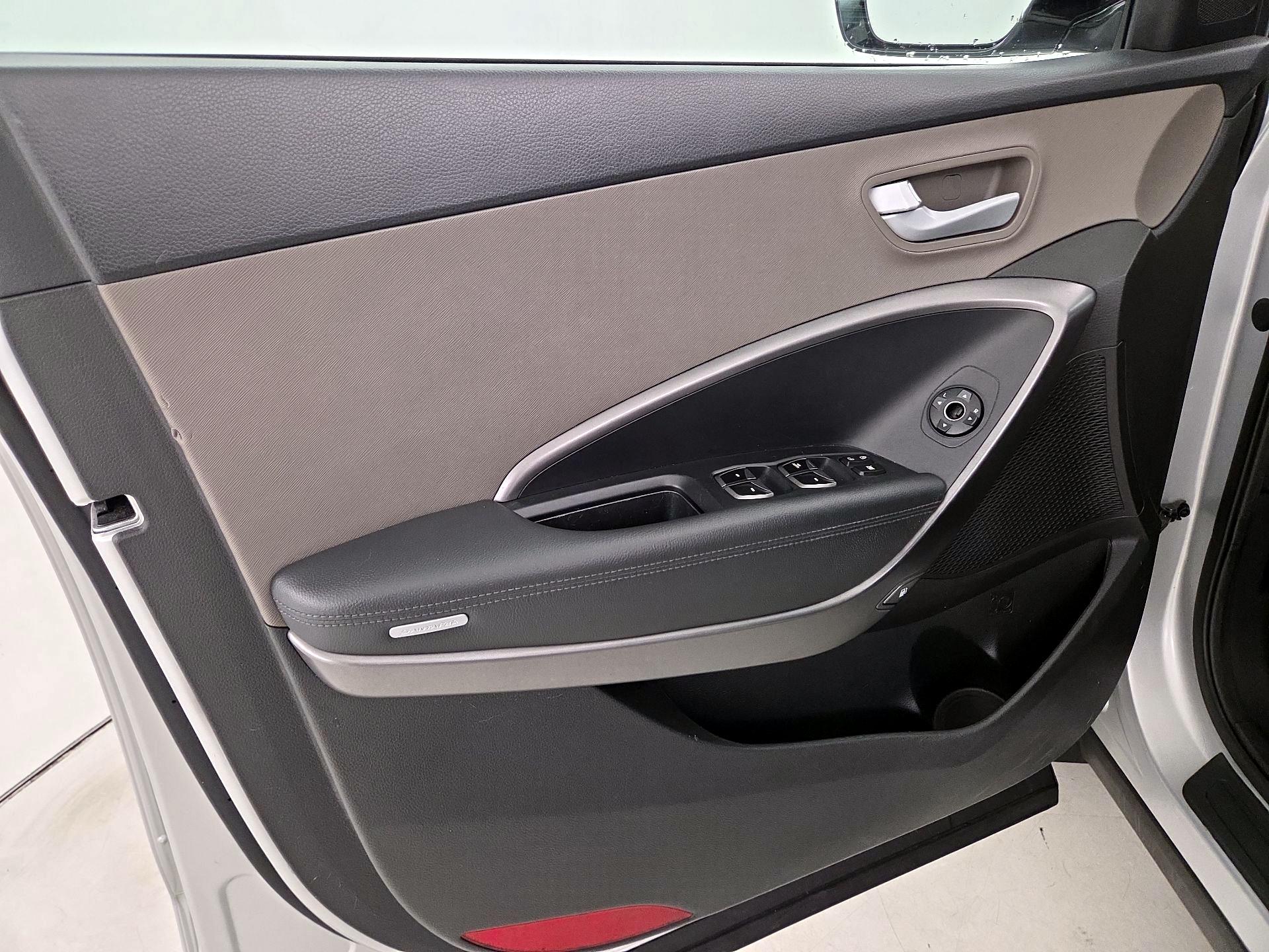 Thumbnail: 2014 Hyundai Santa Fe - 12