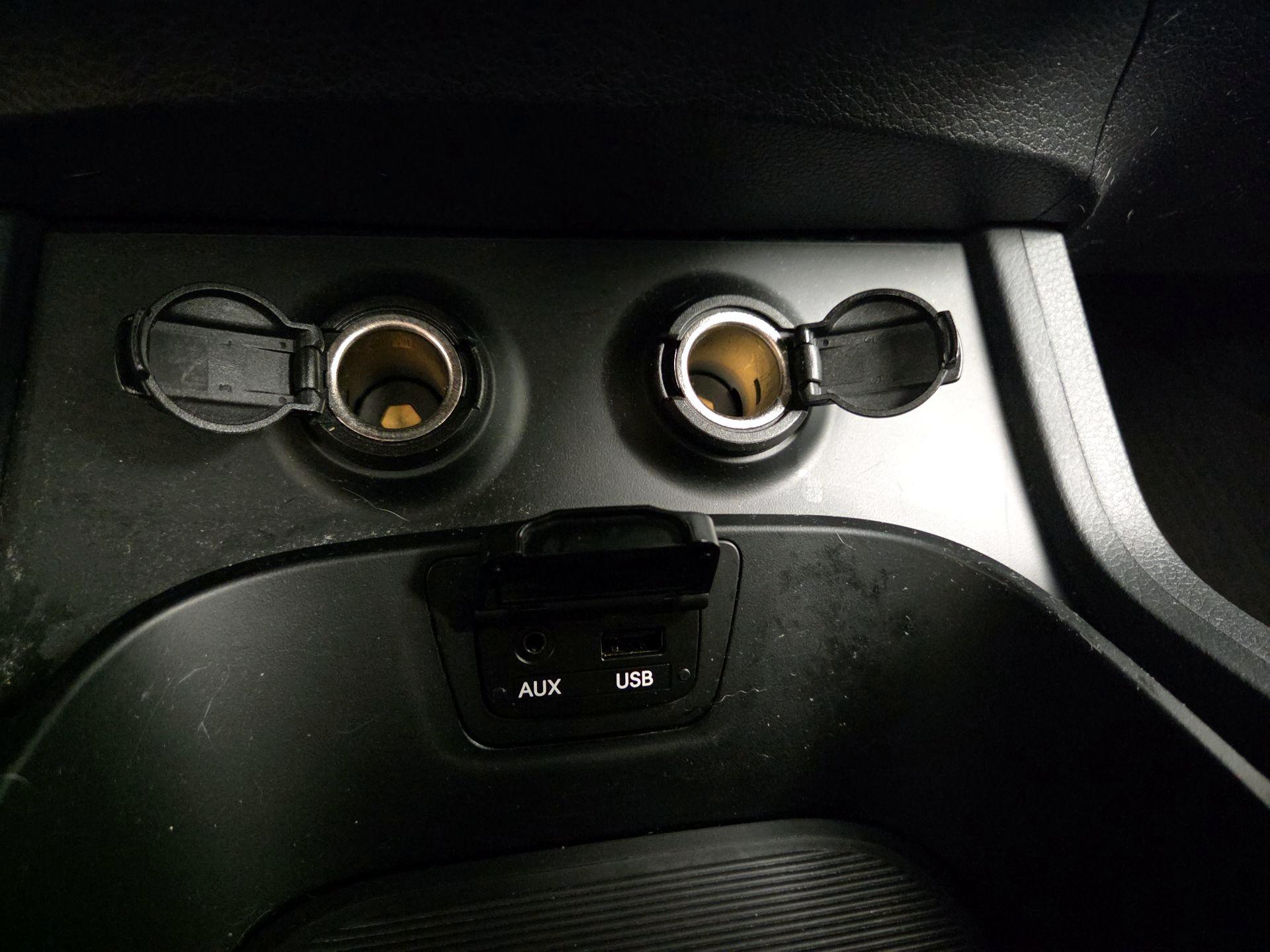 Thumbnail: 2014 Hyundai Santa Fe - 17