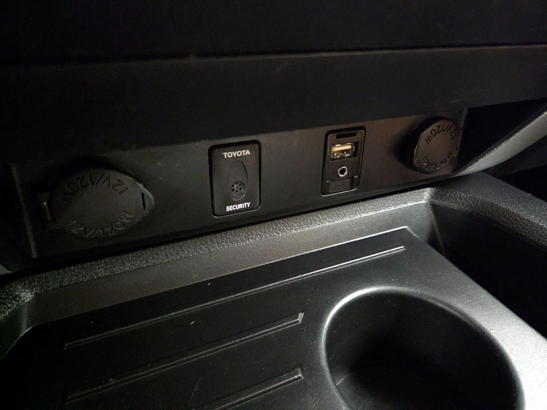 Thumbnail: 2015 Toyota Tundra - 19