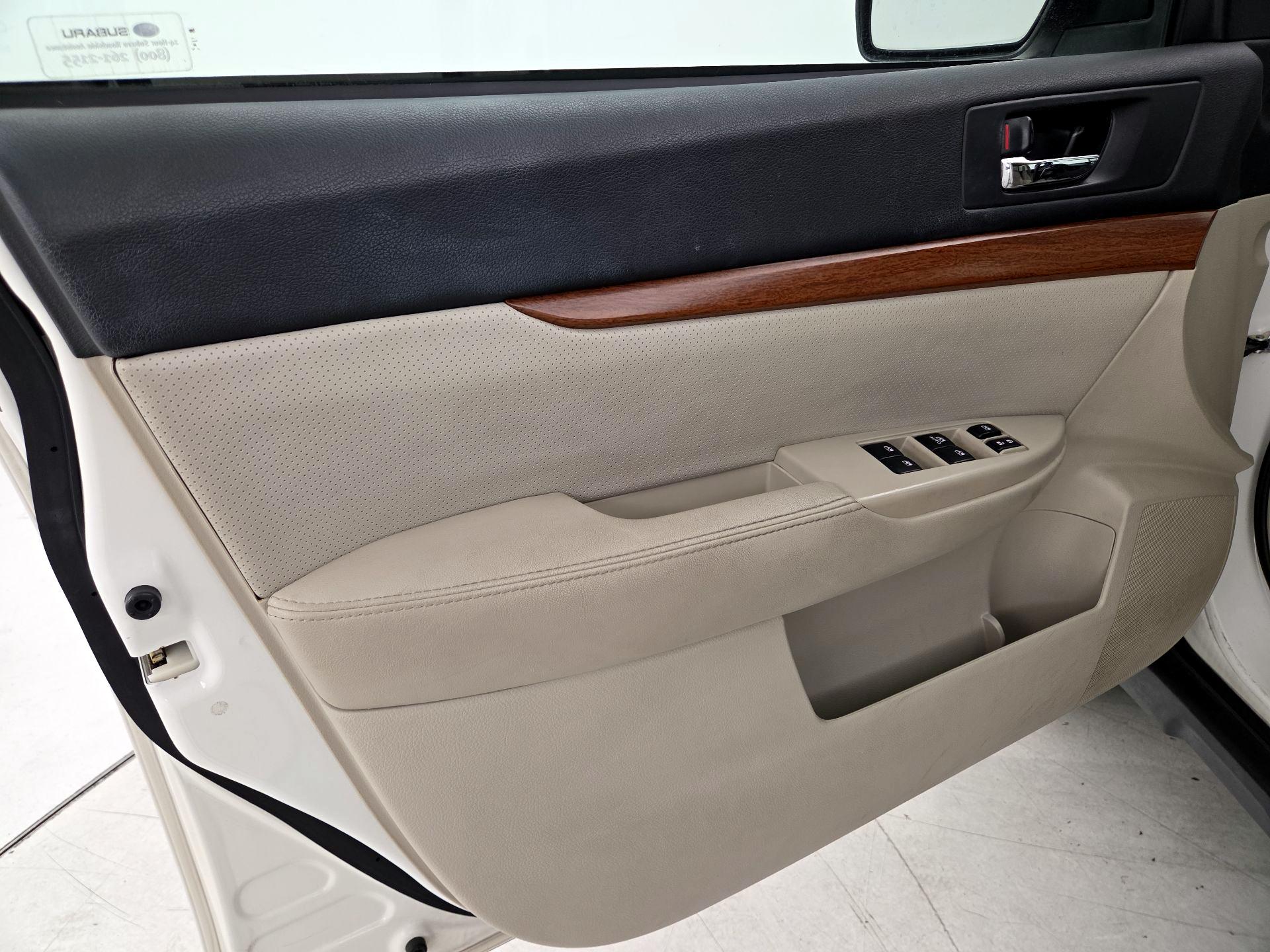 Thumbnail: 2014 Subaru Outback - 12