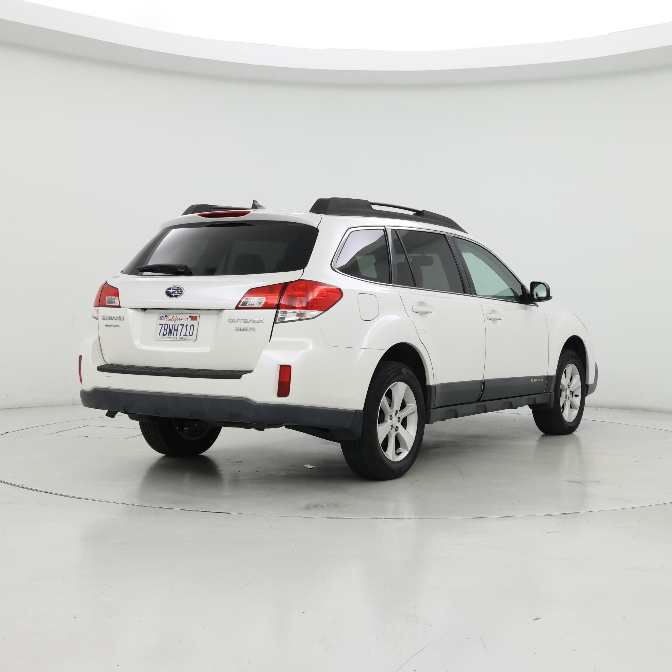 Thumbnail: 2014 Subaru Outback - 8