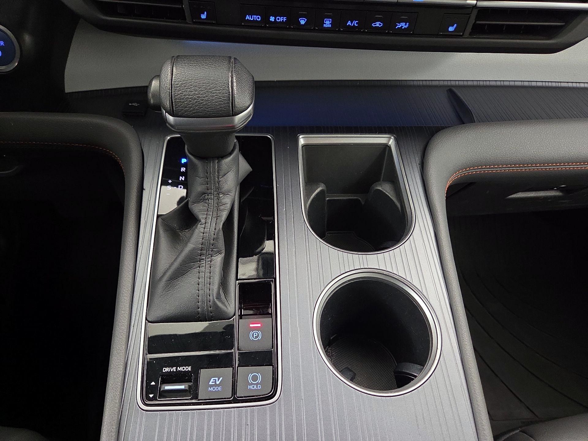 Thumbnail: 2022 Toyota Sienna - 18