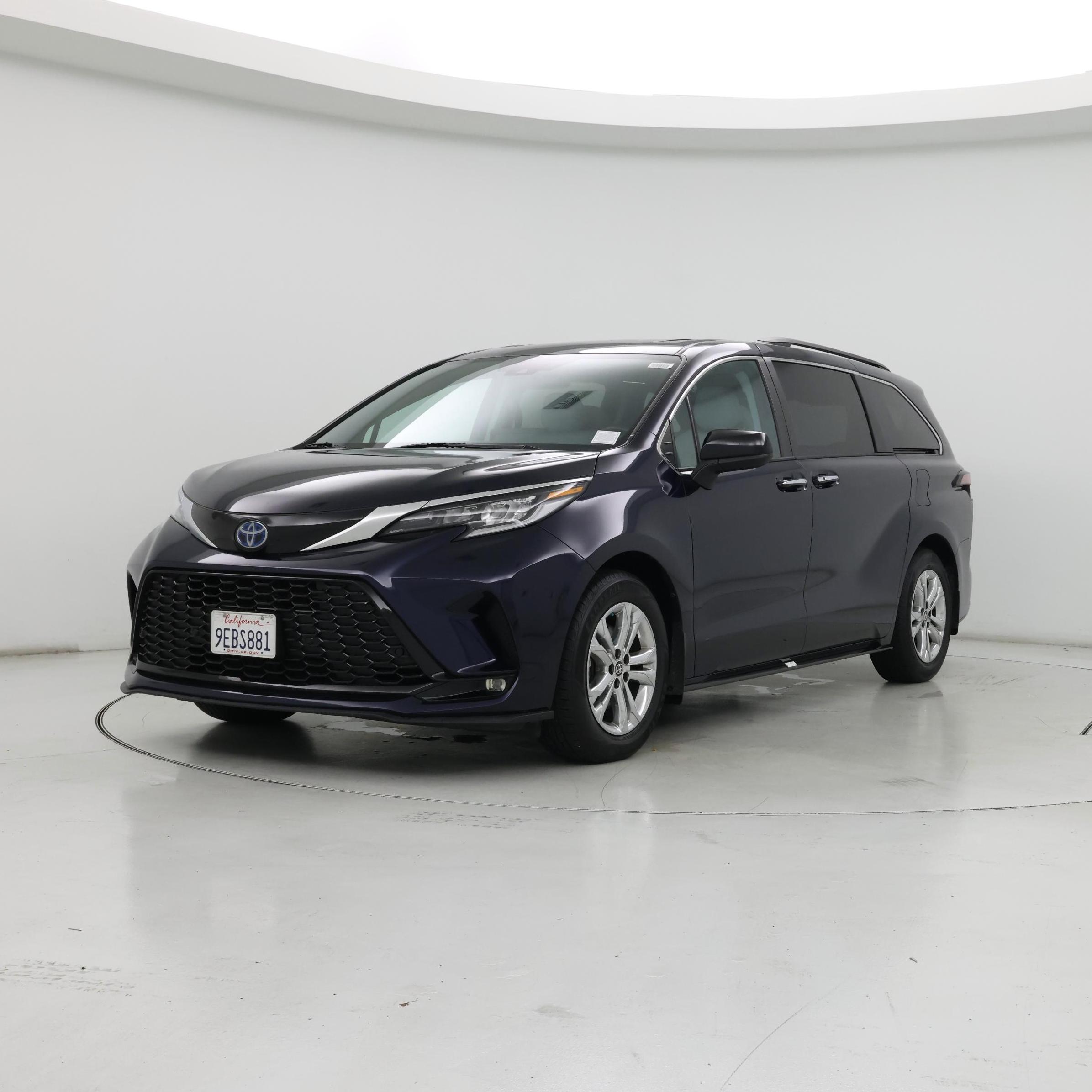 Thumbnail: 2022 Toyota Sienna - 4