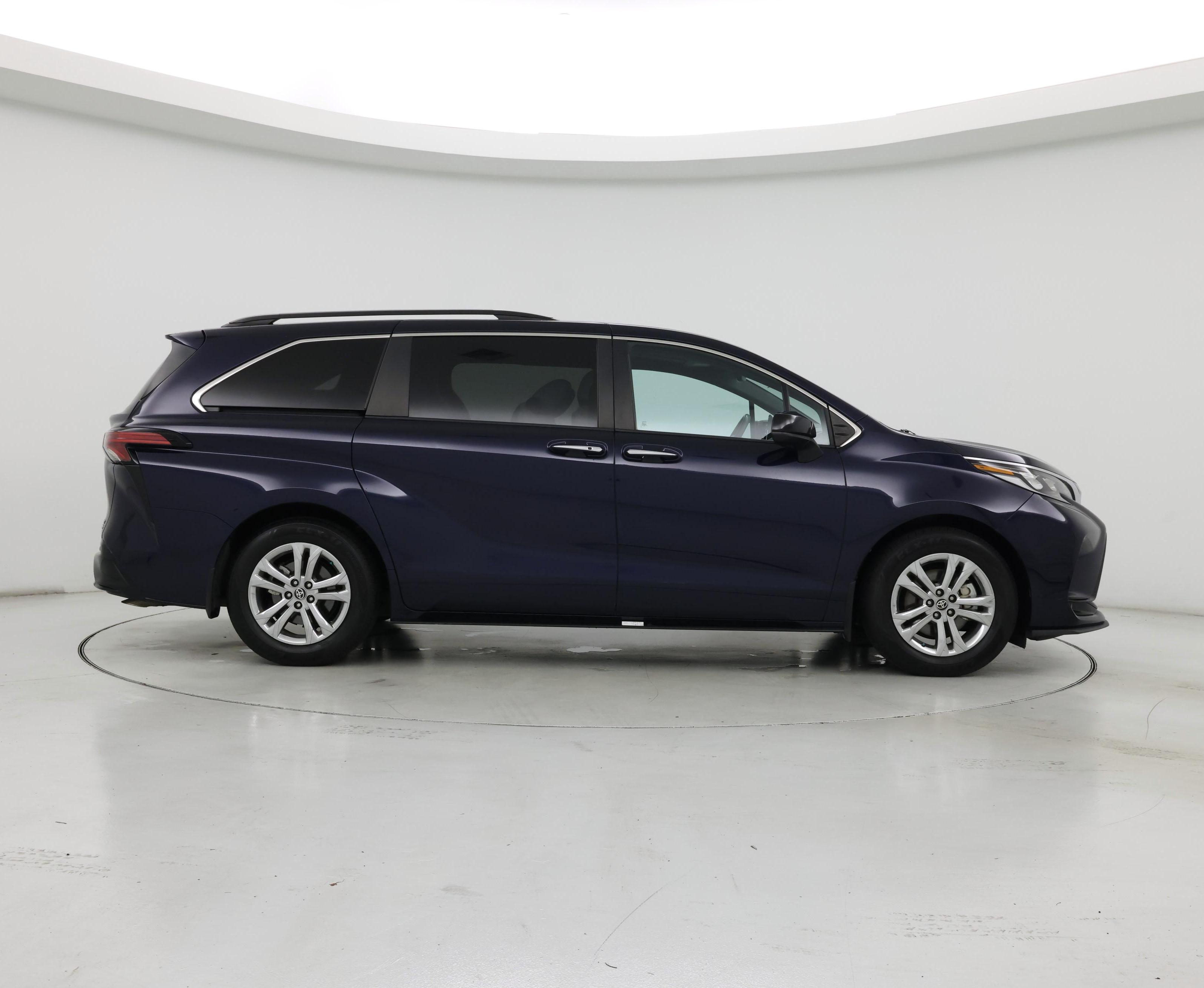 Thumbnail: 2022 Toyota Sienna - 7
