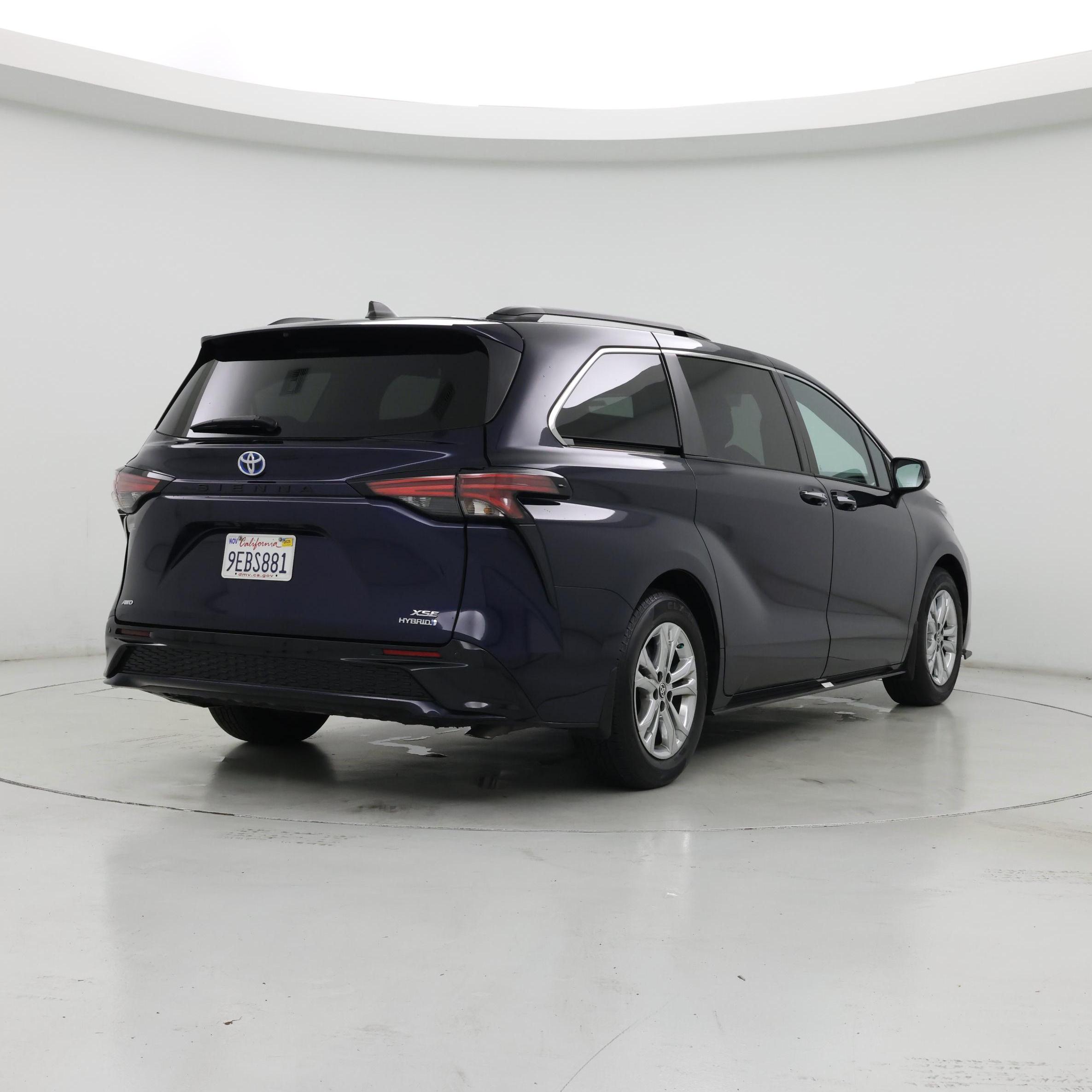Thumbnail: 2022 Toyota Sienna - 8