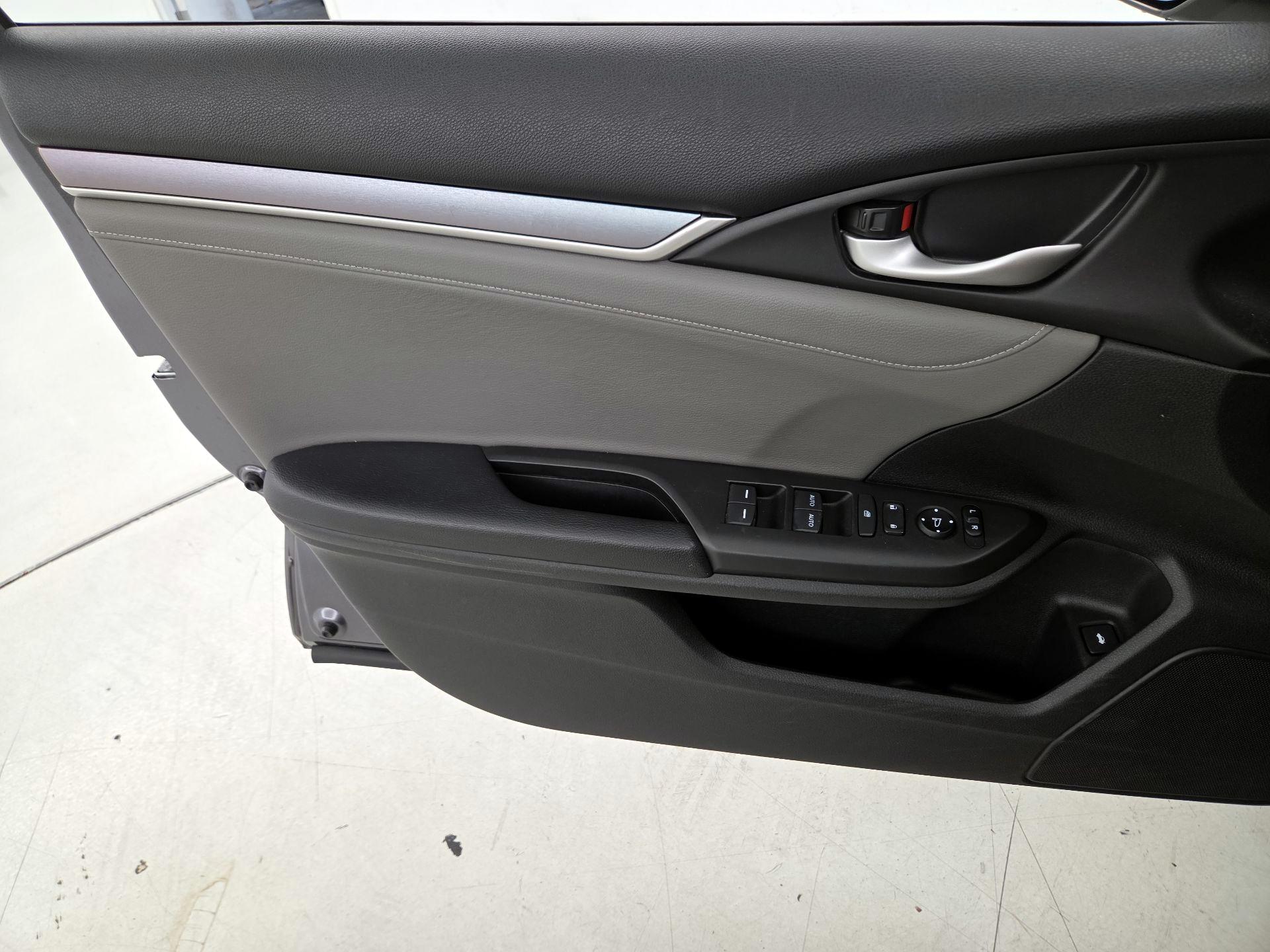 Thumbnail: 2018 Honda Civic - 12