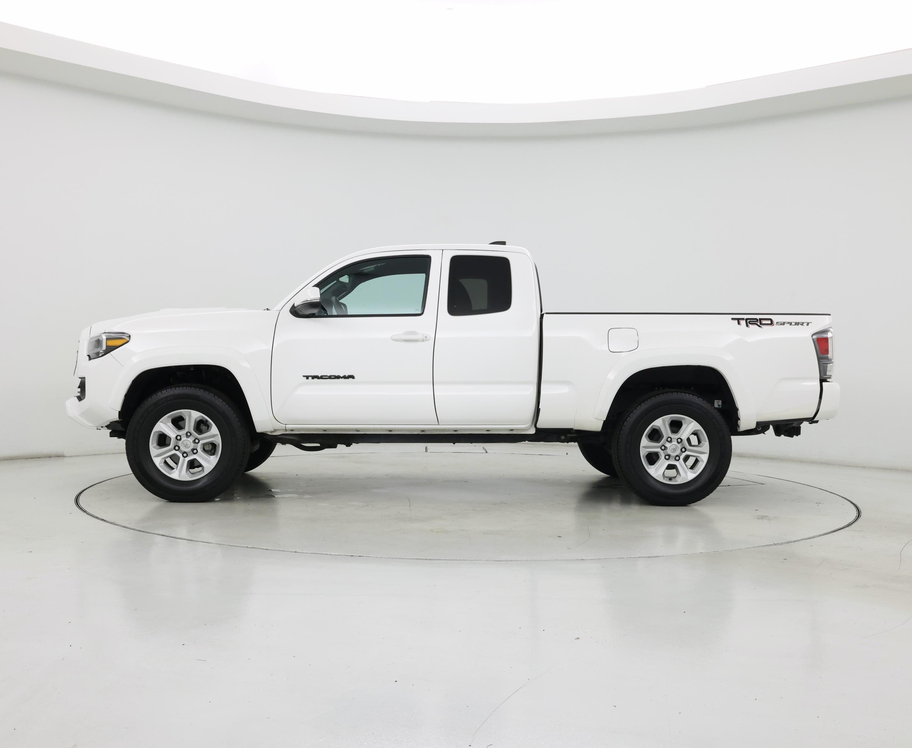 Thumbnail: 2023 Toyota Tacoma - 3