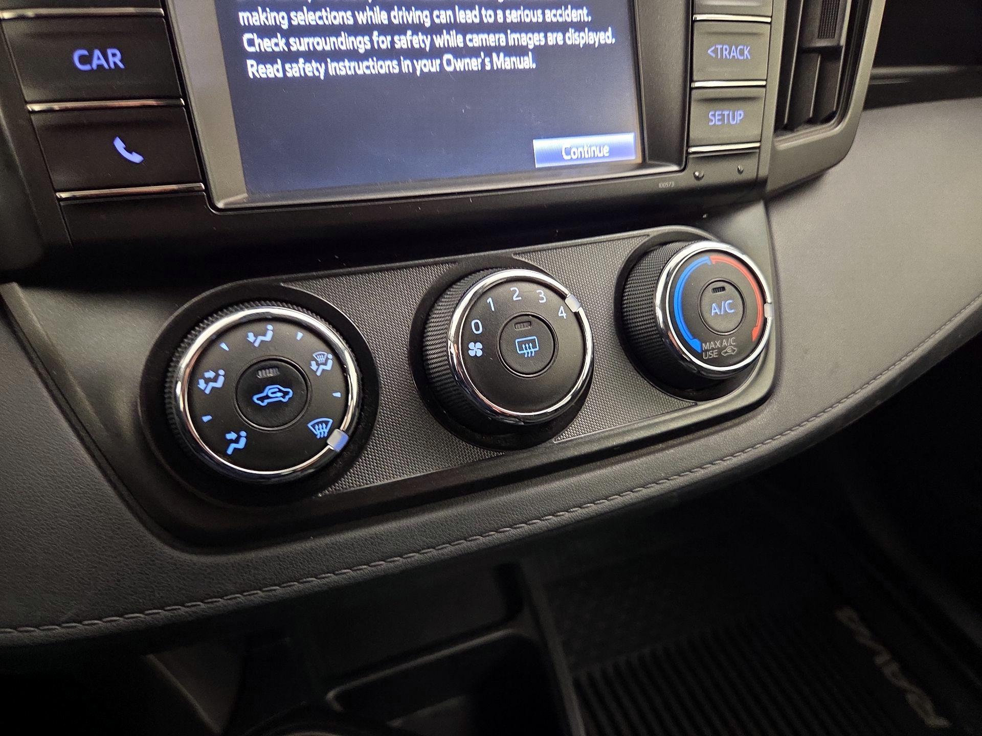 Thumbnail: 2018 Toyota RAV4 - 16