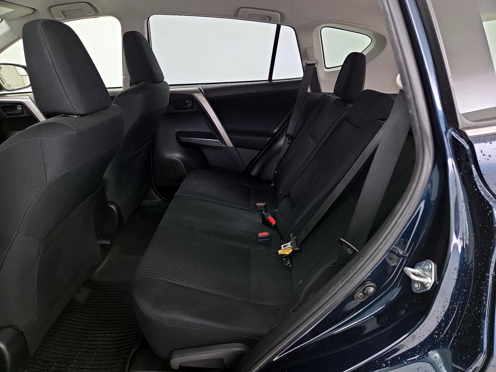 Thumbnail: 2018 Toyota RAV4 - 19