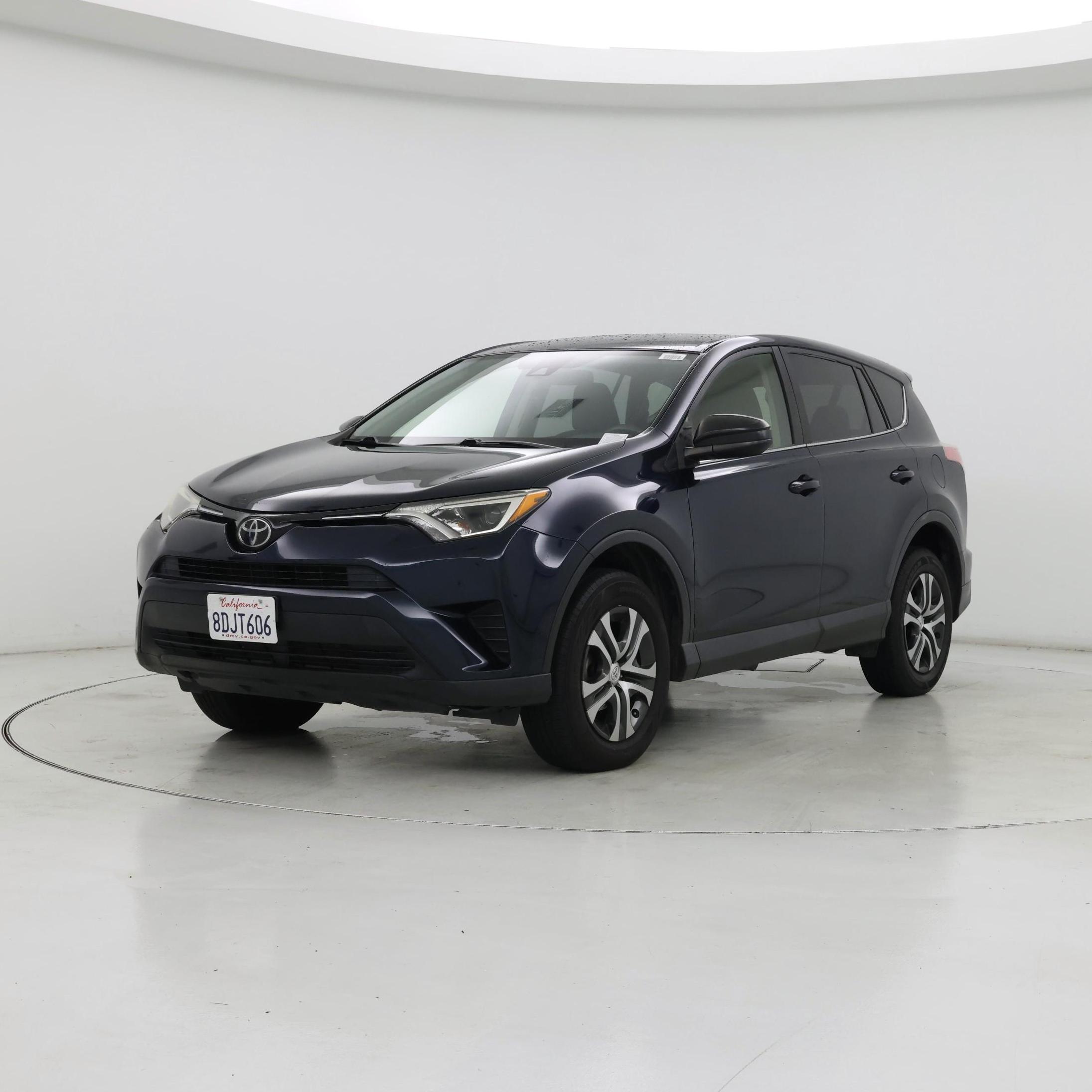 Thumbnail: 2018 Toyota RAV4 - 4