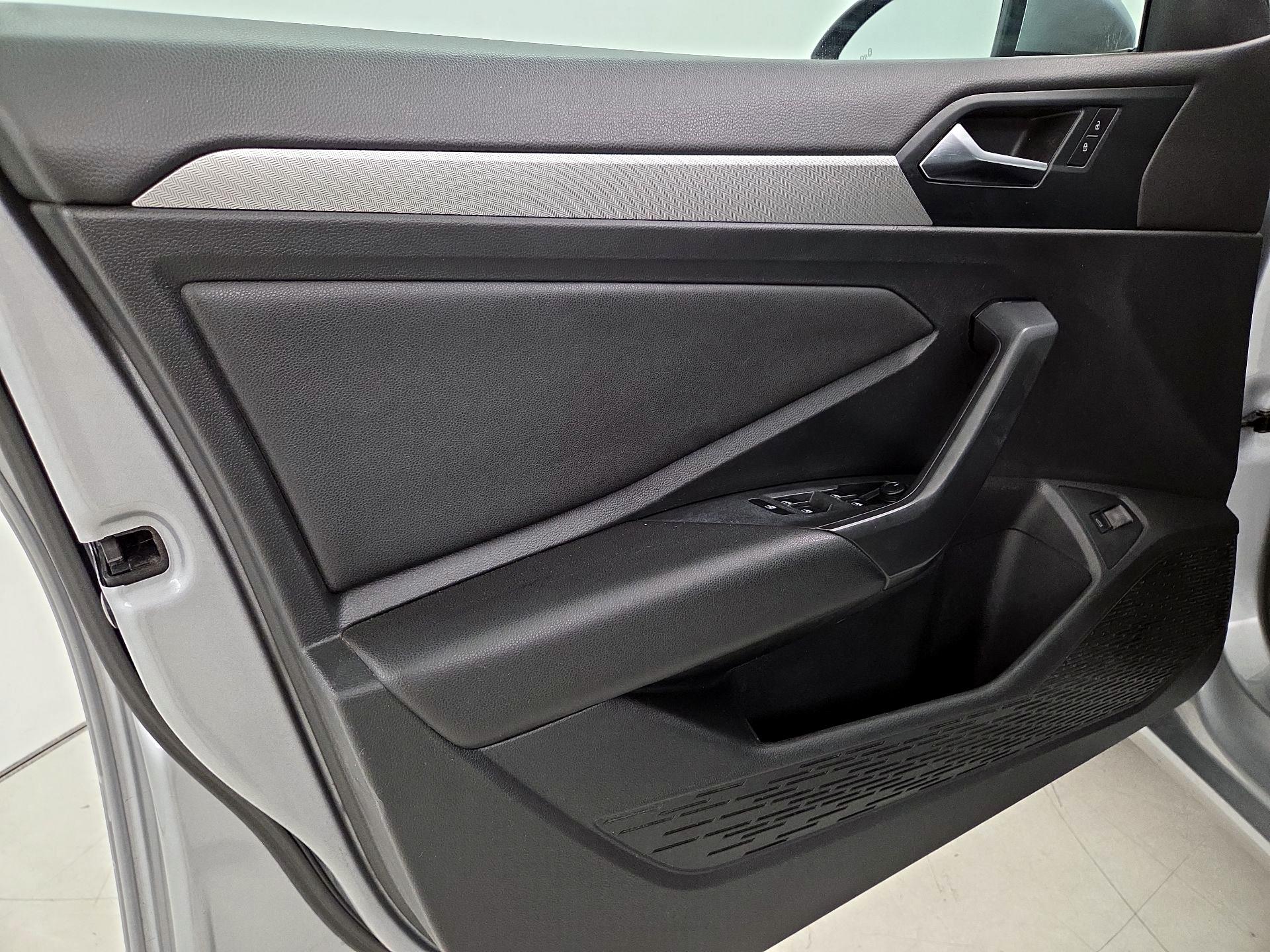 Thumbnail: 2020 Volkswagen Jetta - 12