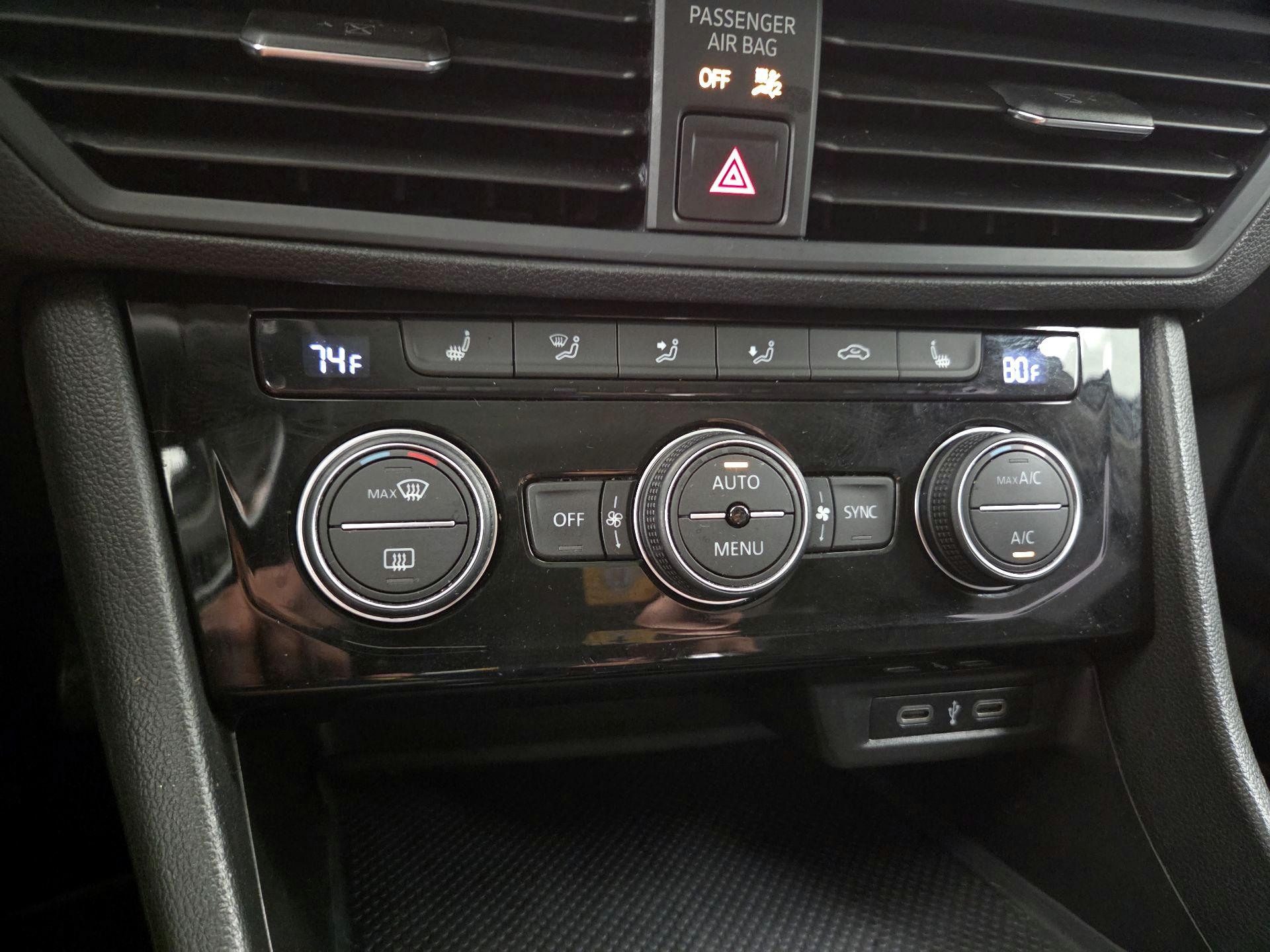 Thumbnail: 2020 Volkswagen Jetta - 16