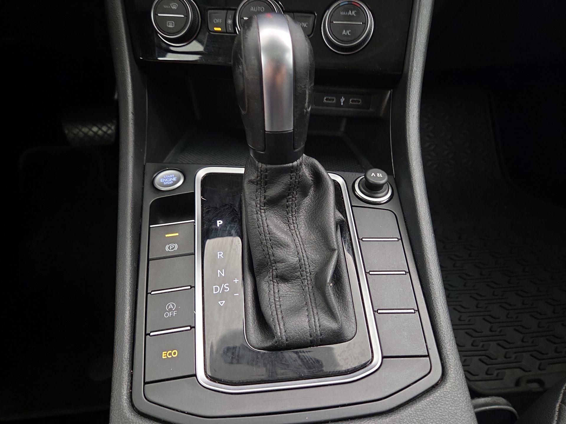 Thumbnail: 2020 Volkswagen Jetta - 17