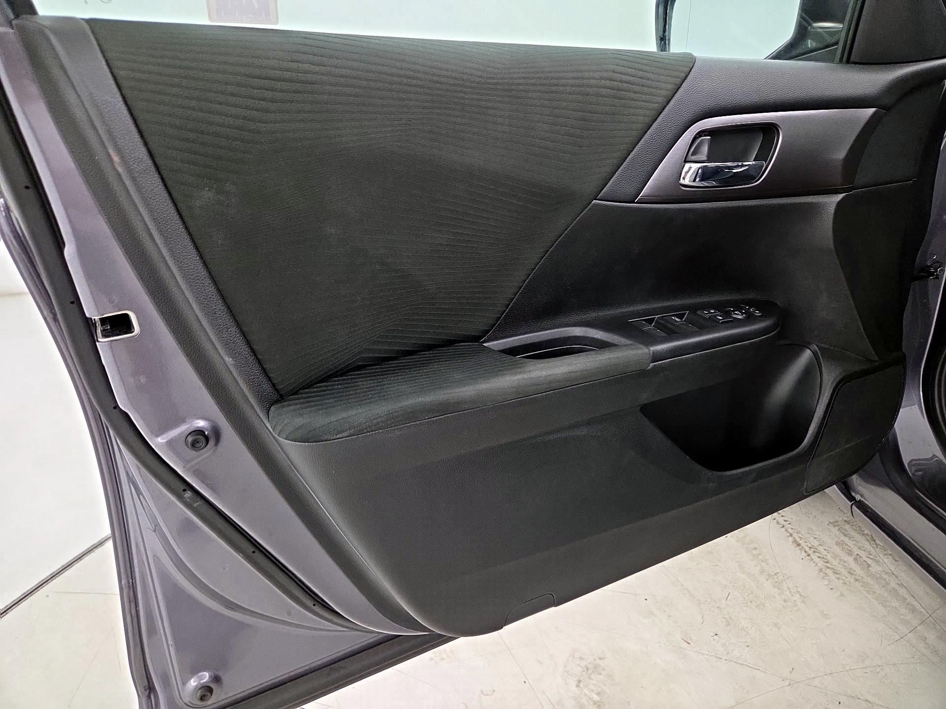 Thumbnail: 2015 Honda Accord - 12