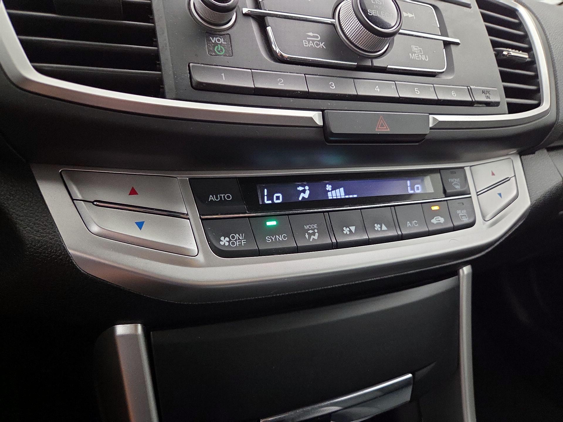 Thumbnail: 2015 Honda Accord - 16