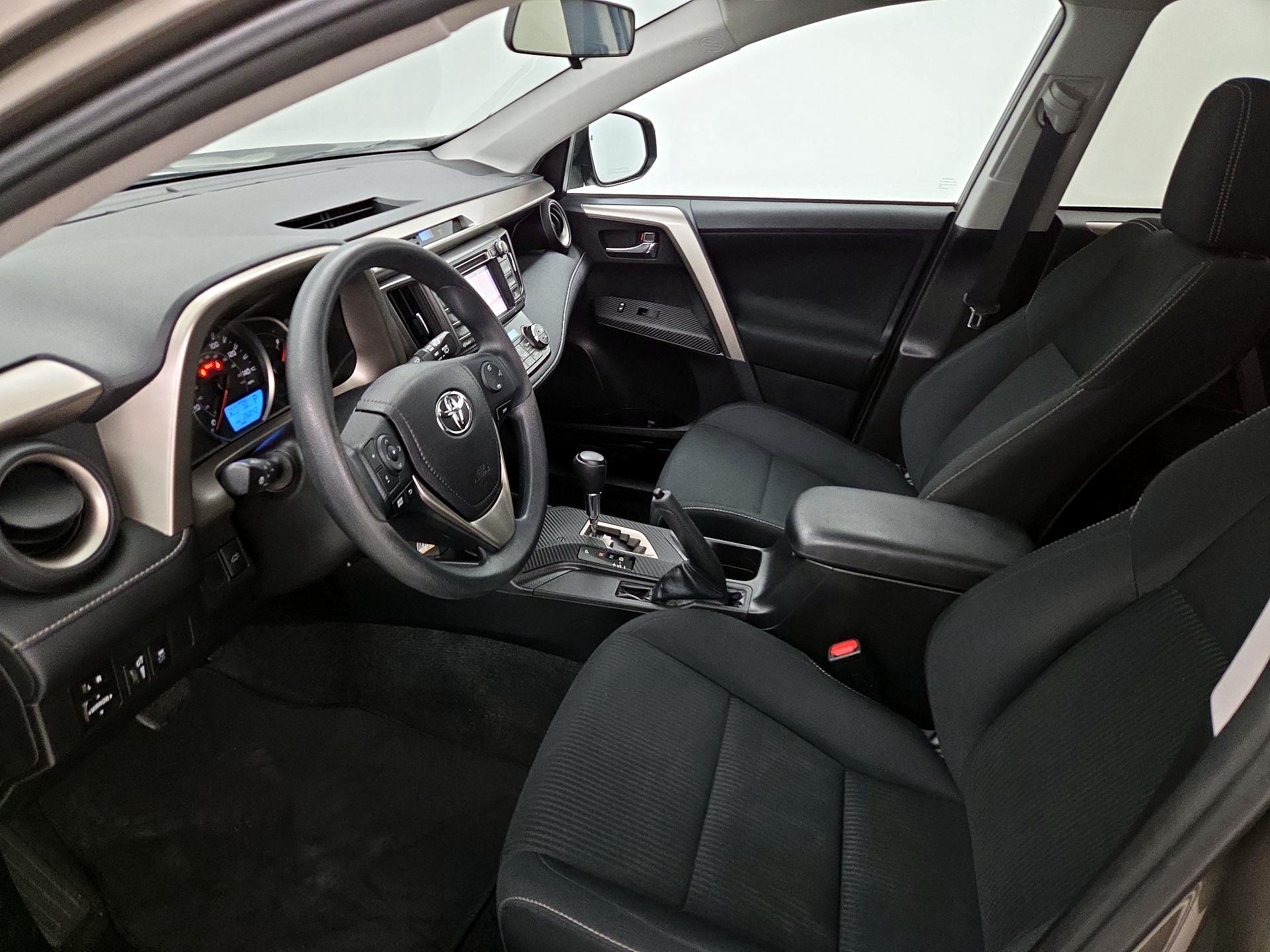 Thumbnail: 2015 Toyota RAV4 - 11