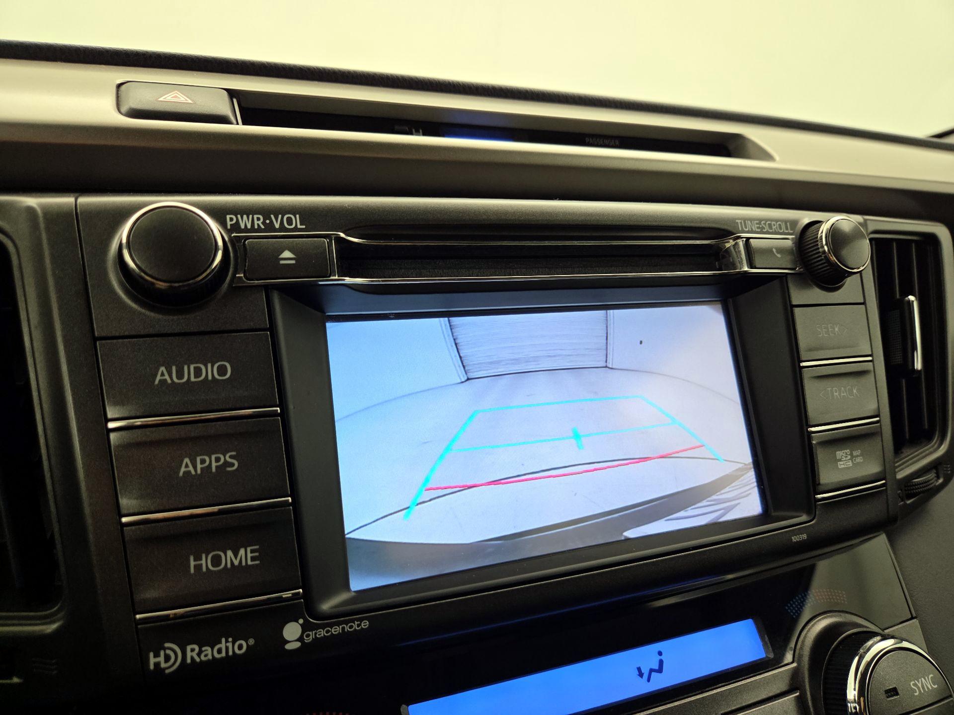 Thumbnail: 2015 Toyota RAV4 - 15