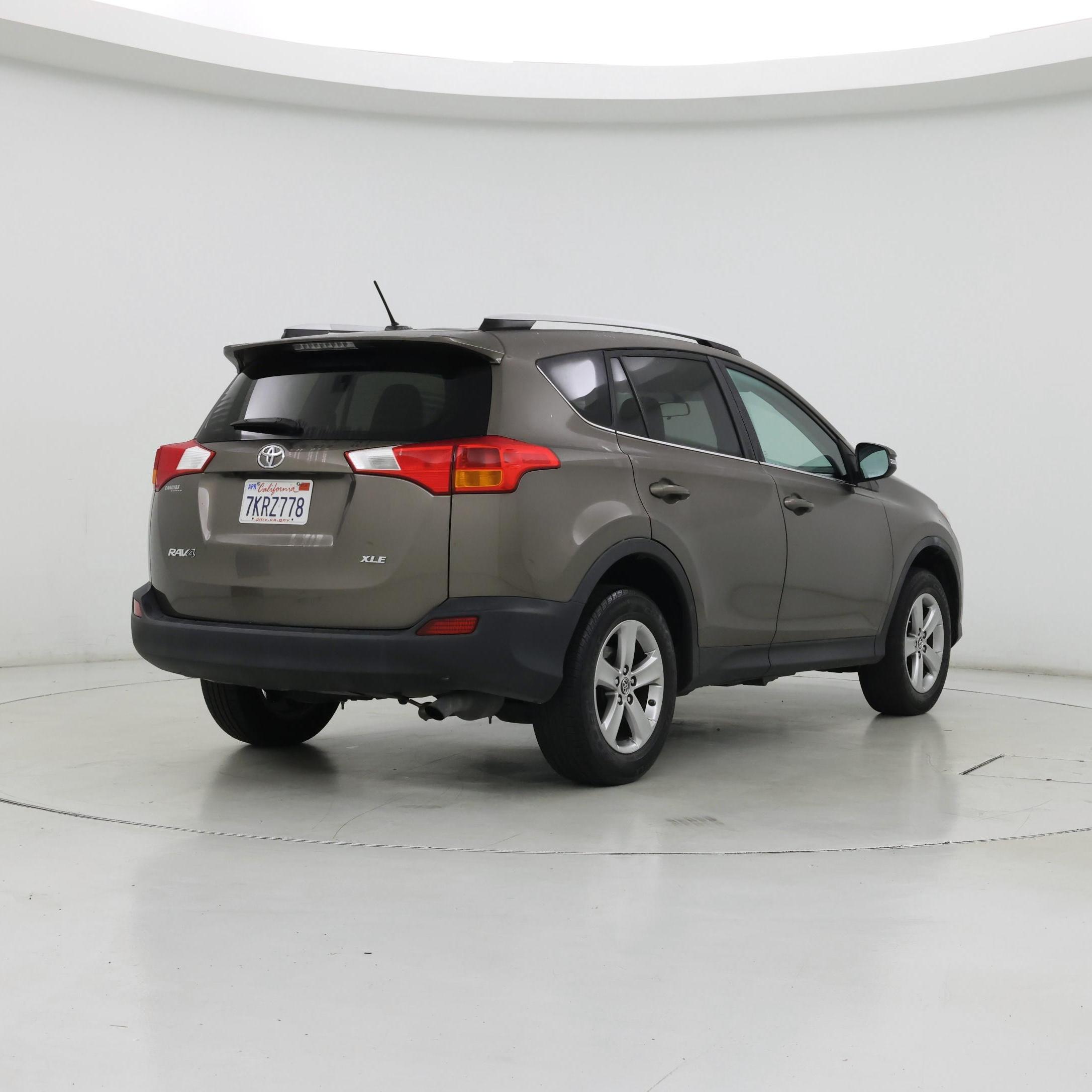 Thumbnail: 2015 Toyota RAV4 - 8