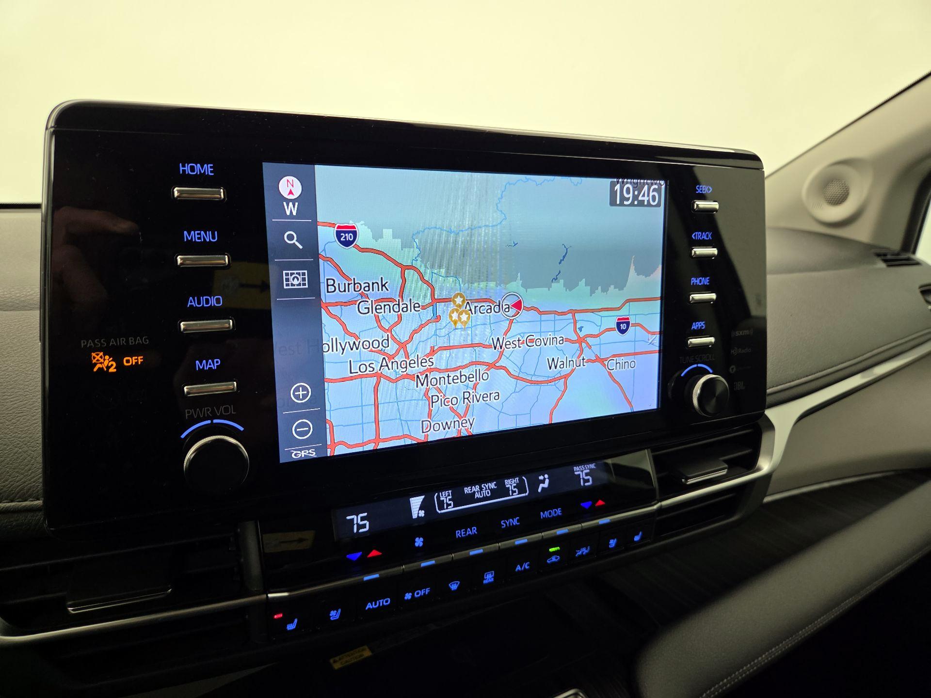 Thumbnail: 2021 Toyota Sienna - 14