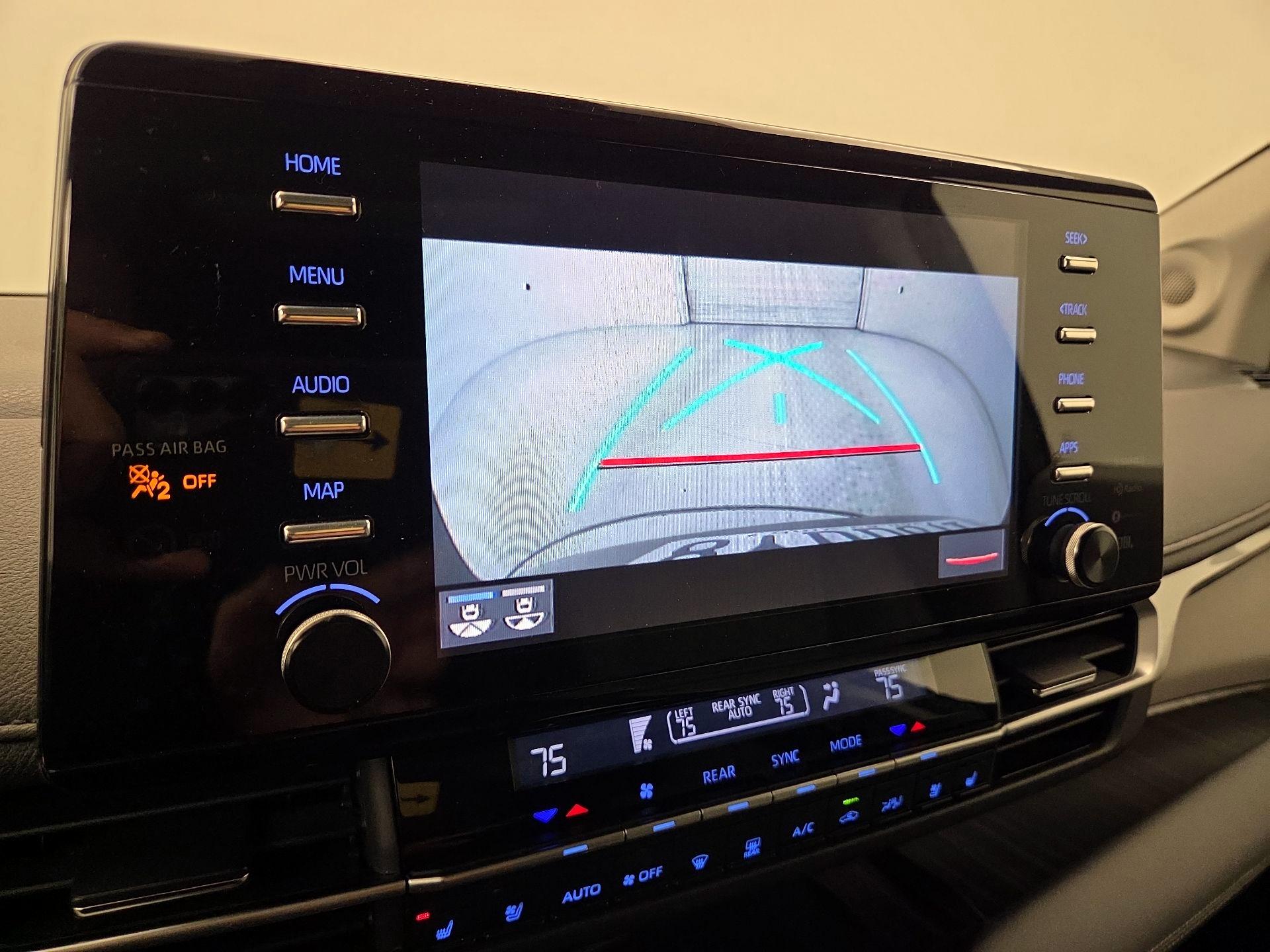 Thumbnail: 2021 Toyota Sienna - 15