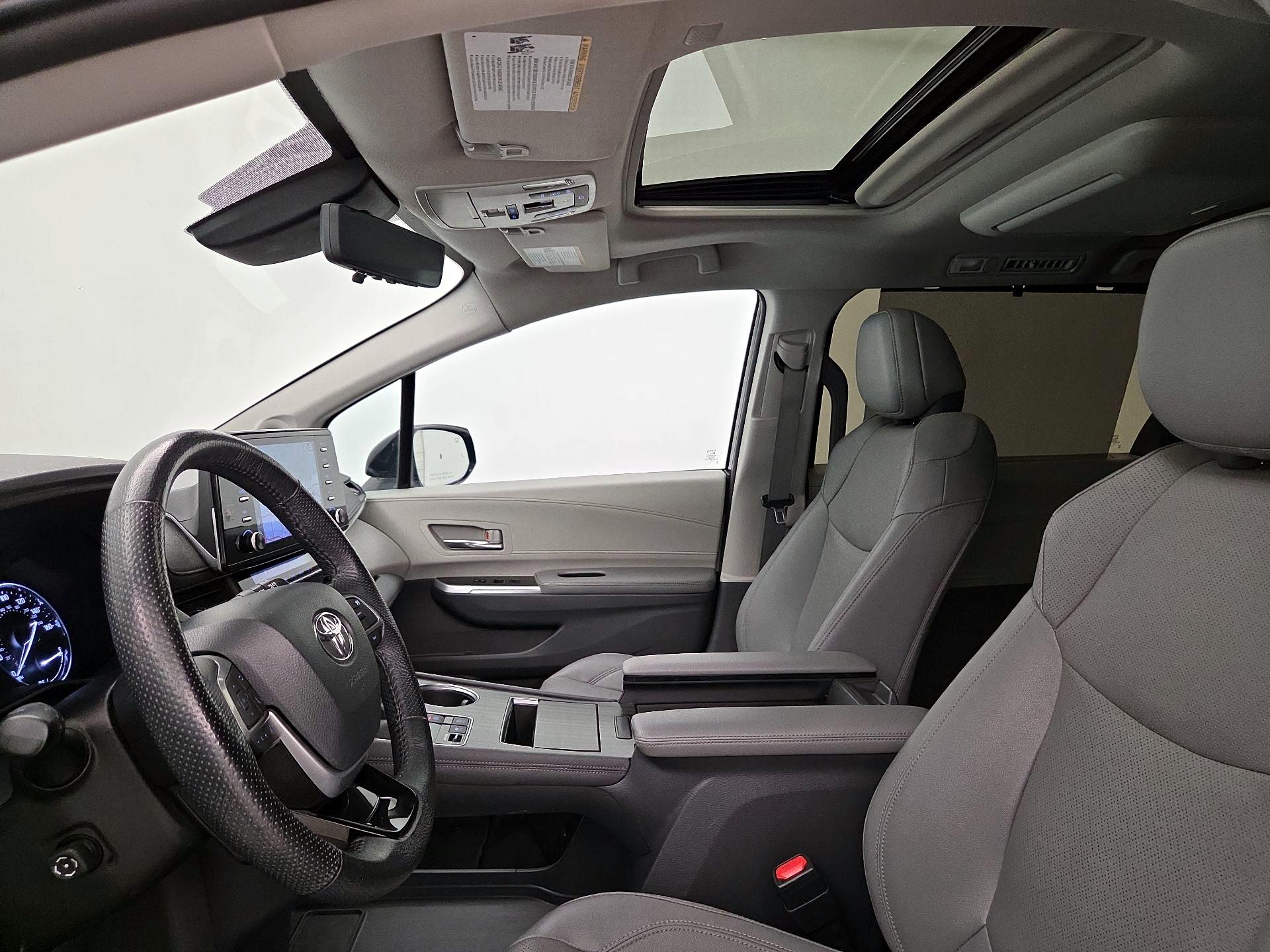 Thumbnail: 2021 Toyota Sienna - 20