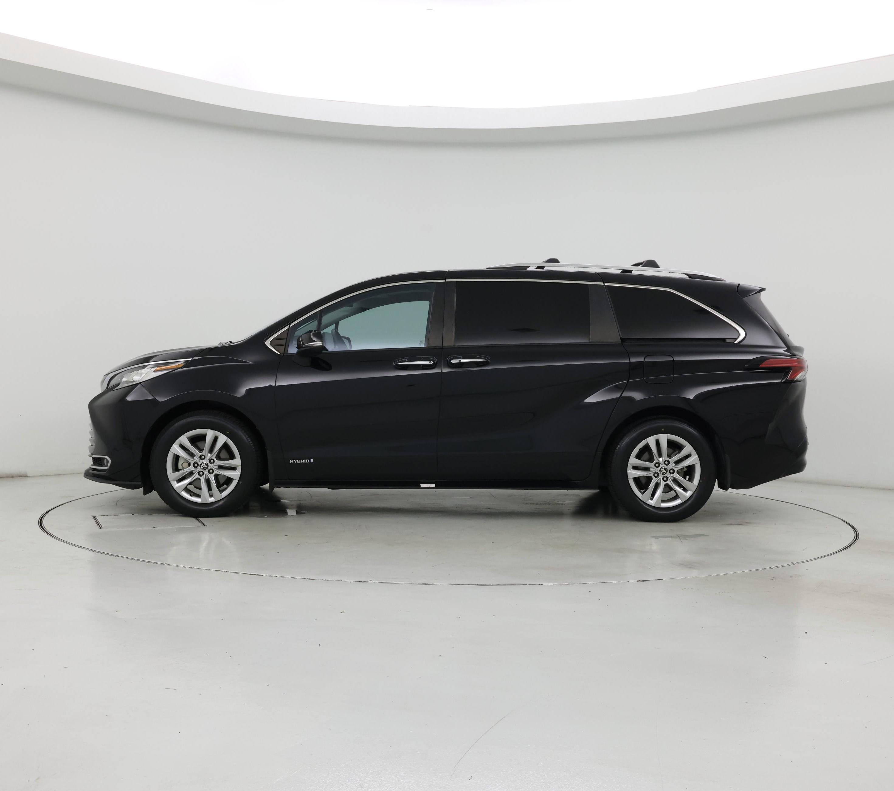 Thumbnail: 2021 Toyota Sienna - 3