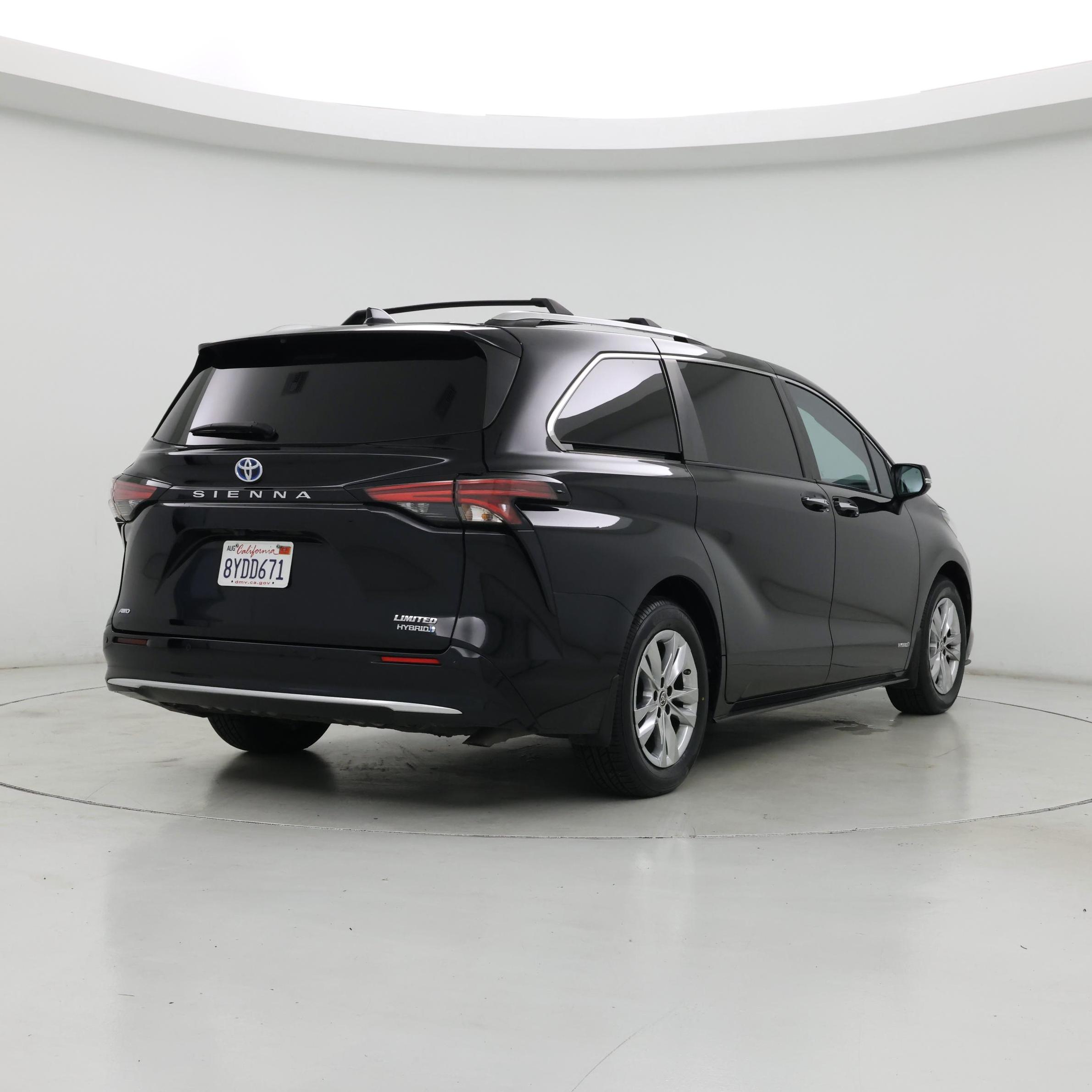 Thumbnail: 2021 Toyota Sienna - 8