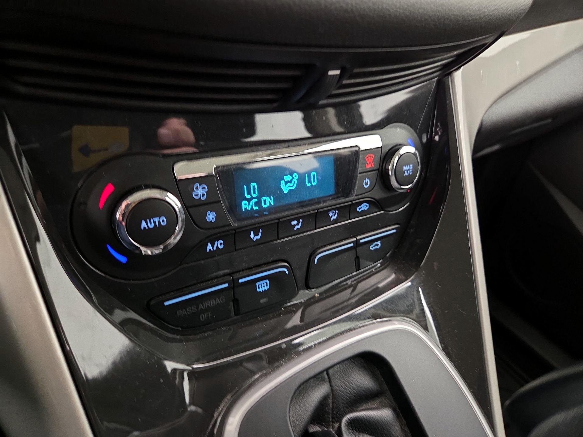 Thumbnail: 2015 Ford C-Max - 17